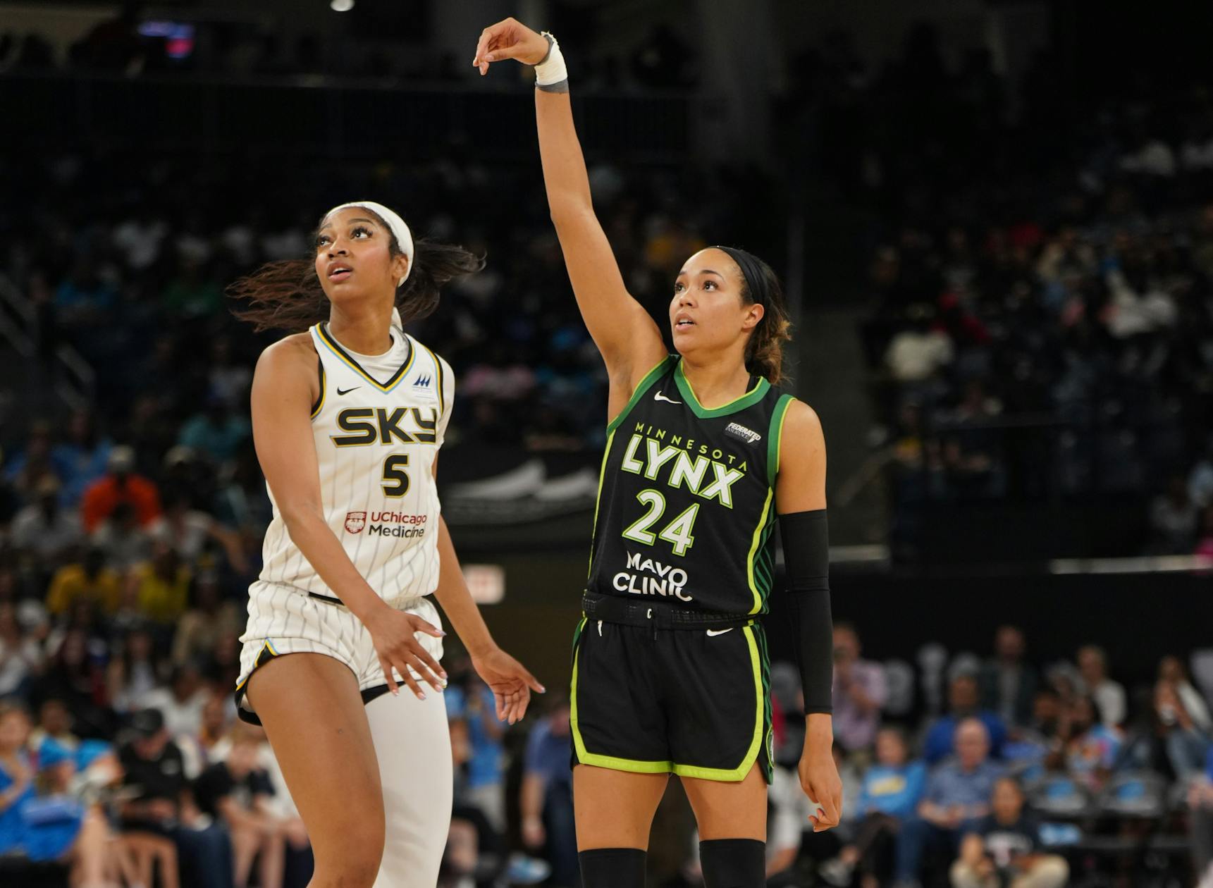 Lynx beat Sky 70-62 after rallying in the fourth quarter