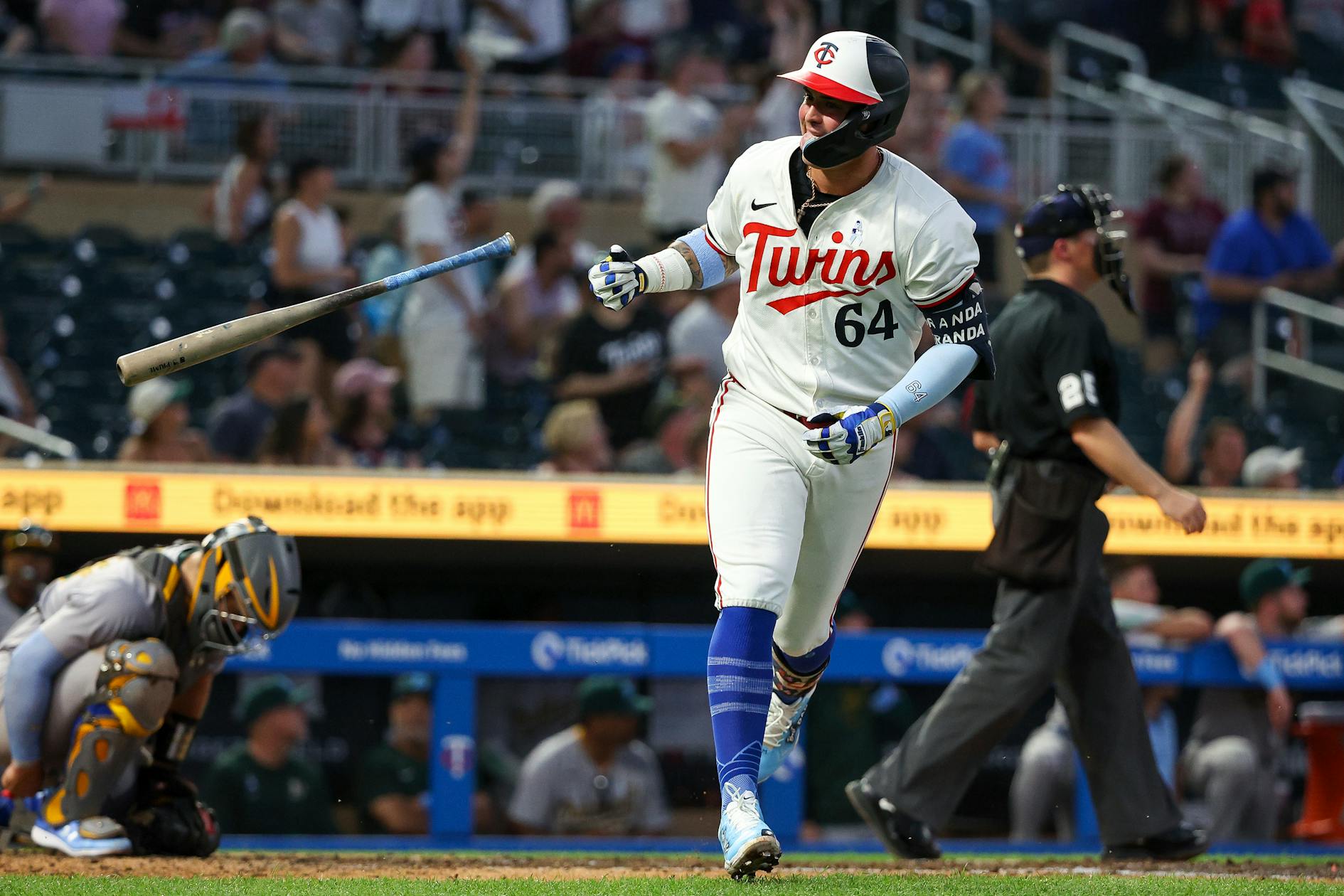 Twins complete doubleheader, series sweep of Athletics behind plenty of power