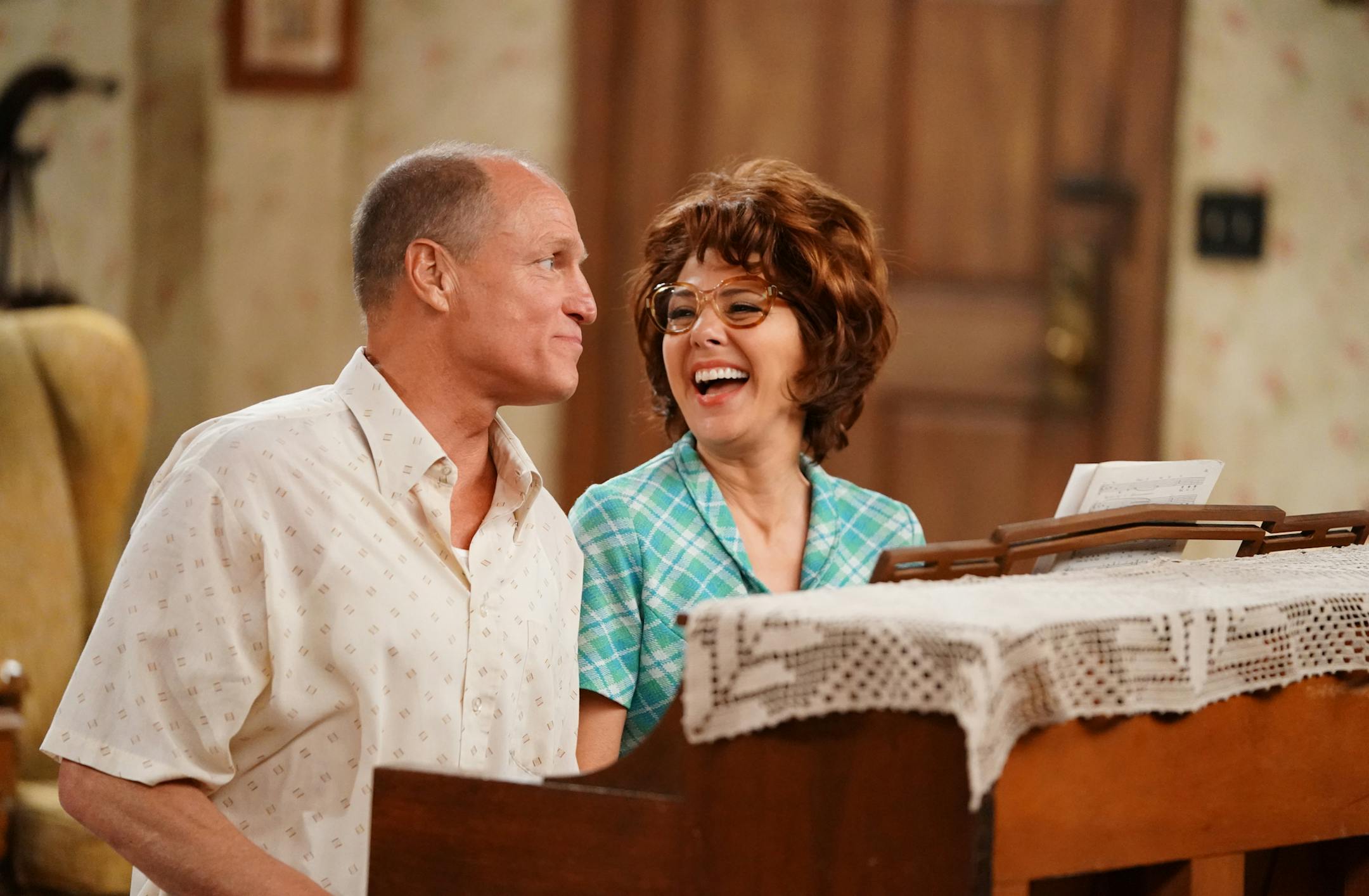 LIVE IN FRONT OF A STUDIO AUDIENCE: NORMAN LEAR'S 'ALL IN THE FAMILY' AND 'THE JEFFERSONS' - ABC's late-night host Jimmy Kimmel presents a live, 90-minute prime-time event in tribute to classic television sitcoms. "Live in Front of a Studio Audience: Norman Lear's 'All in the Family' and 'The Jeffersons'" teams Kimmel with television icon Norman Lear and executive producers Brent Miller, Will Ferrell, Adam McKay and Justin Theroux. This special, airing live WEDNESDAY, MAY 22 (8:00-9:33 p.m. EDT)