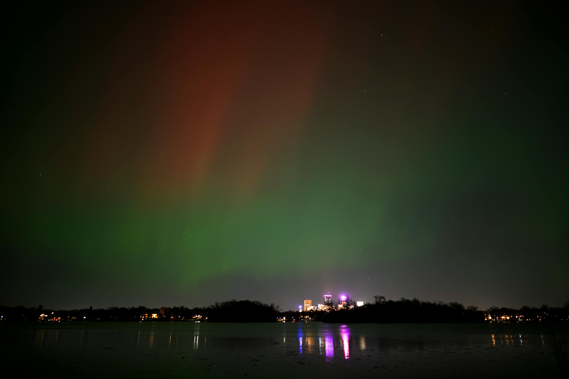 Northern lights shine in Twin Cities and beyond Tuesday night