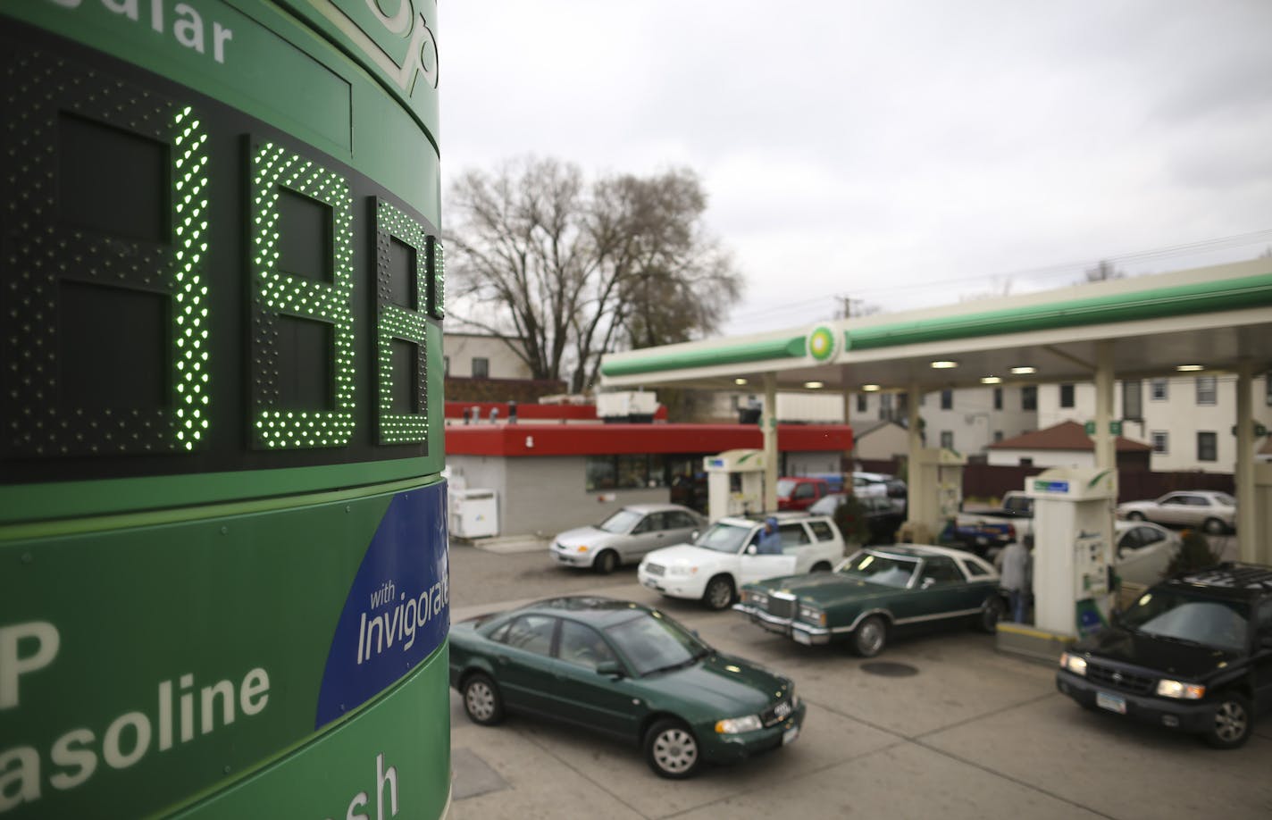 Regular was priced at $192 per gallon at the BP on Lyndale Ave. S. & W. 36th St. Thursday afternoon. ] JEFF WHEELER &#xef; jeff.wheeler@startribune.com Gas has dipped below $2 a gallon at a few Twin Cities gas stations, such as the BP on Lyndale Ave. S. & W. 36th St. in south Minneapolis where business was brisk Thursday afternoon, November 19, 2015