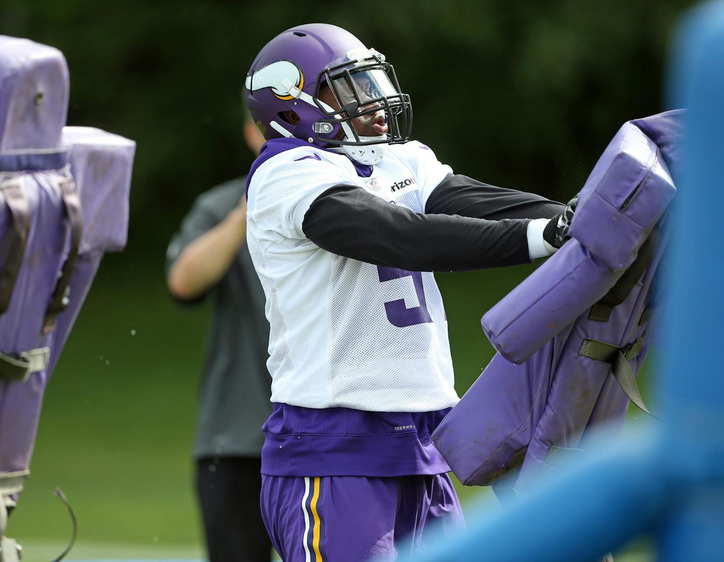 Edmond Robinson Vikings linebacker worked on drills during OTA's Wednesday at Winter Park June 15, 2016 in Eden Prairie, MN.] Jerry Holt /Jerry.Holt@Startribune.com