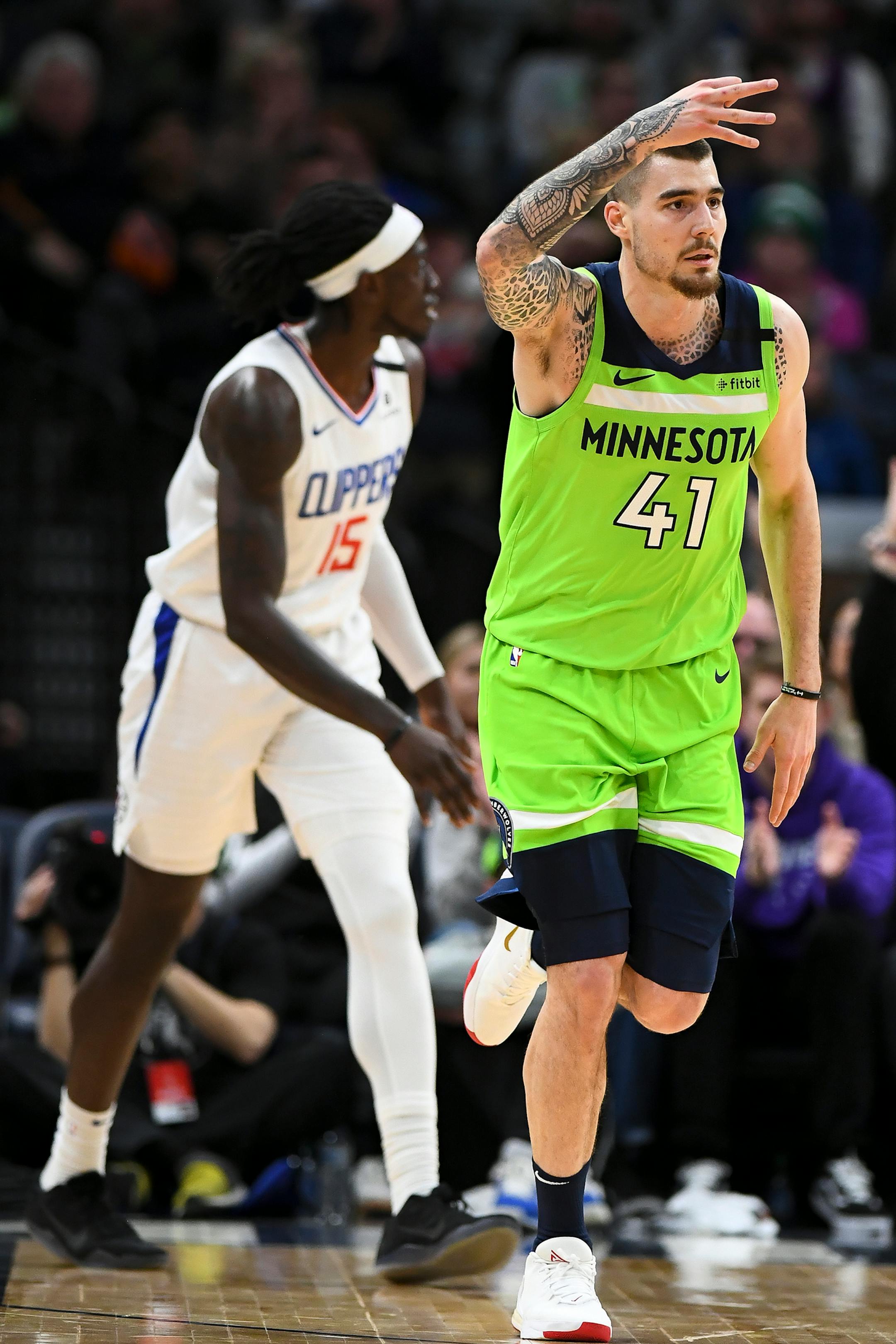 Minnesota Timberwolves forward Juan Hernangomez (41) hit a 3-pointer from the corner in the second half against the LA Clippers.