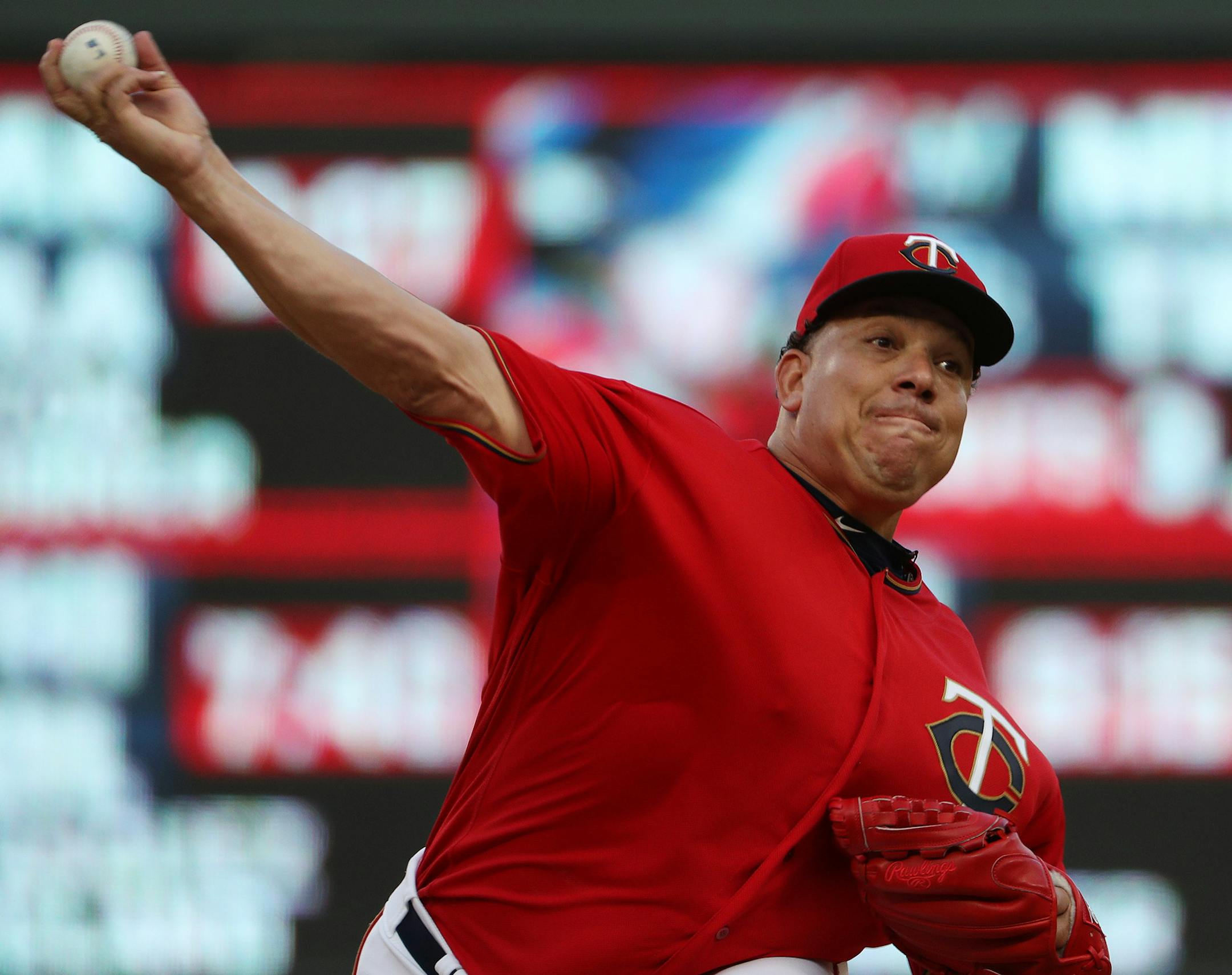 Minnesota Twins starting pitcher Bartolo Colon (40) delivered a pitch in the first inning. ] ANTHONY SOUFFLE &#xef; anthony.souffle@startribune.com Game action from an MLB game between the Minnesota Twins and the Texas Rangers Friday, Aug. 4, 2017 at Target Field in Minneapolis.