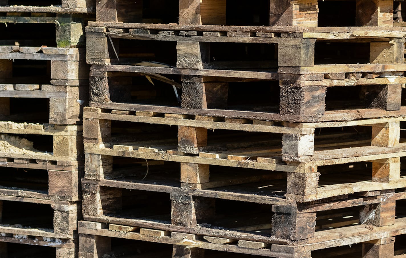 Minnesota pallet manufacturers can't keep up with demand. Meanwhile, prices have doubled recently as lumber shortages hit the industry. ORG XMIT: MIN1708171431115278