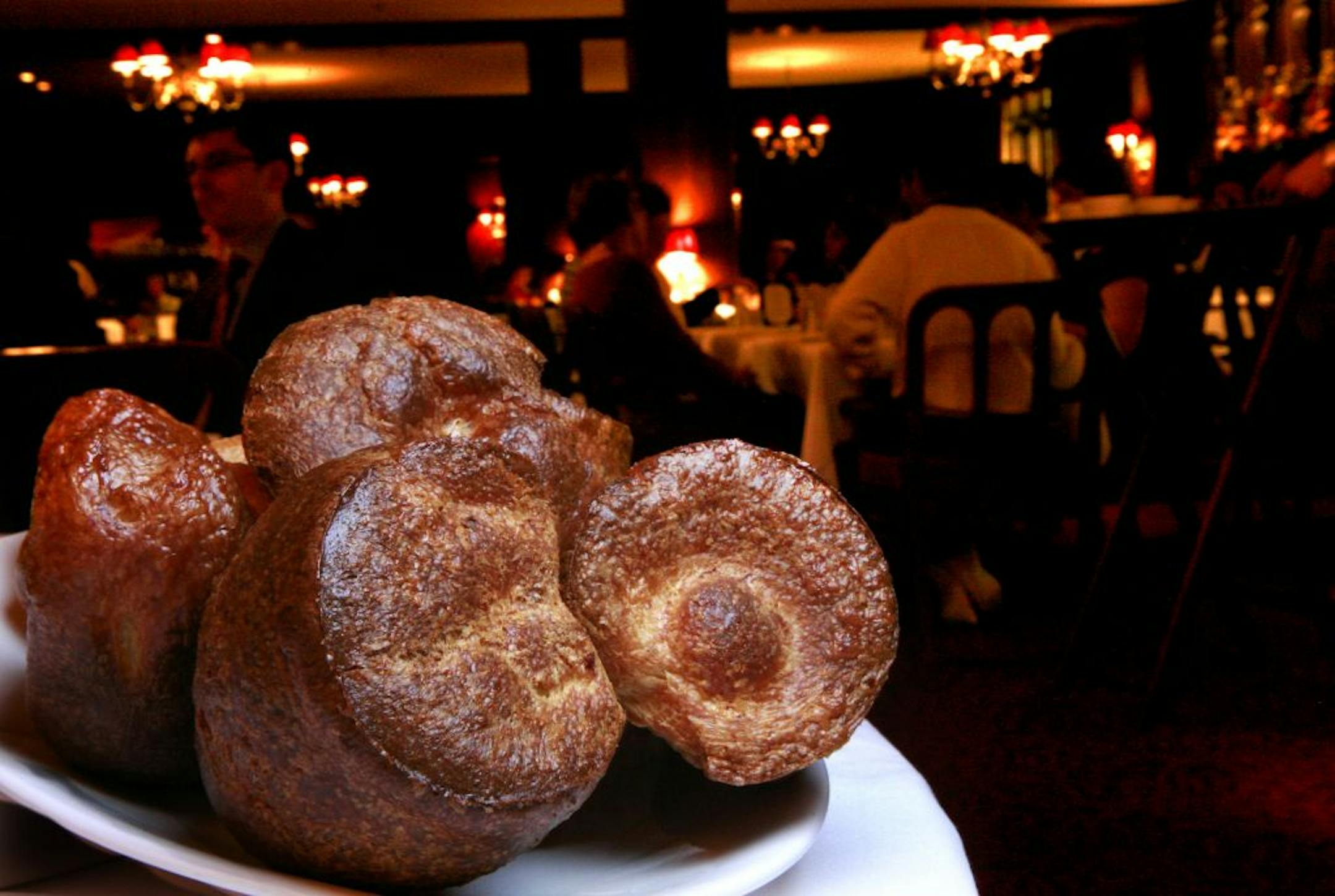 Steve Rice � srice@startribune.com Minneaoplis, 09/10/2007 - One of the joys of eating at the Oak Grill on the 12th Floor of Macy's is their popovers.