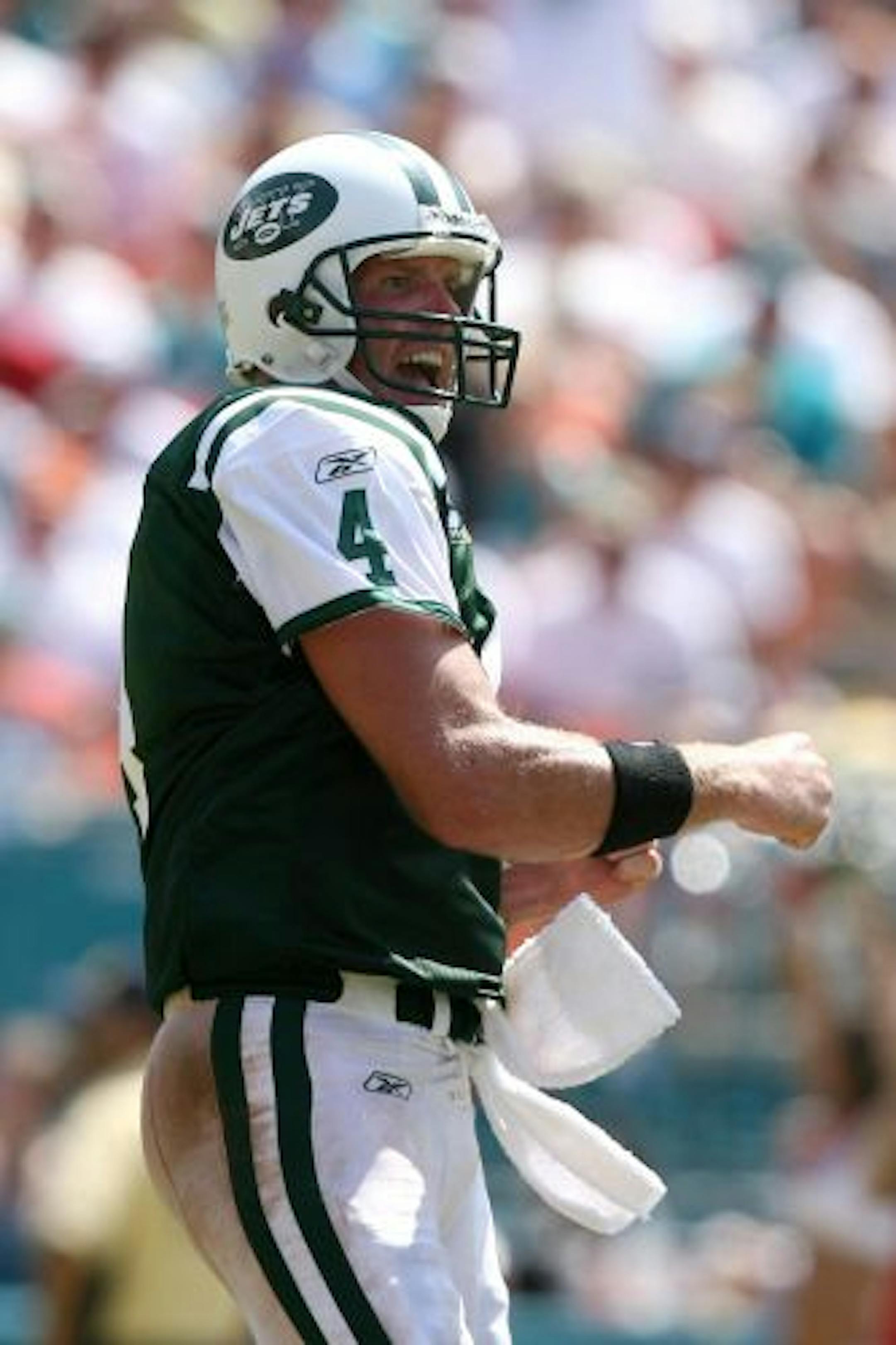Brett Favre and Vikings coach Brad Childress were scheduled to begin meeting over dinner in Hattiesburg, Miss., on Wednesday night, discussing if Favre would be willing to come out of retirement and play for the Vikings.