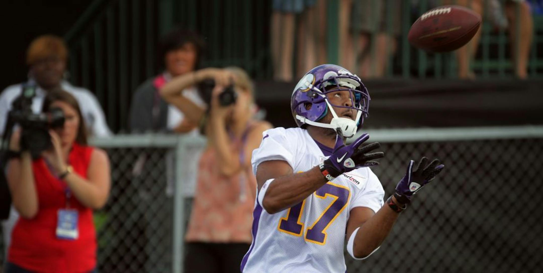 Jarius Wright pulled down a catch durning the first day of practice