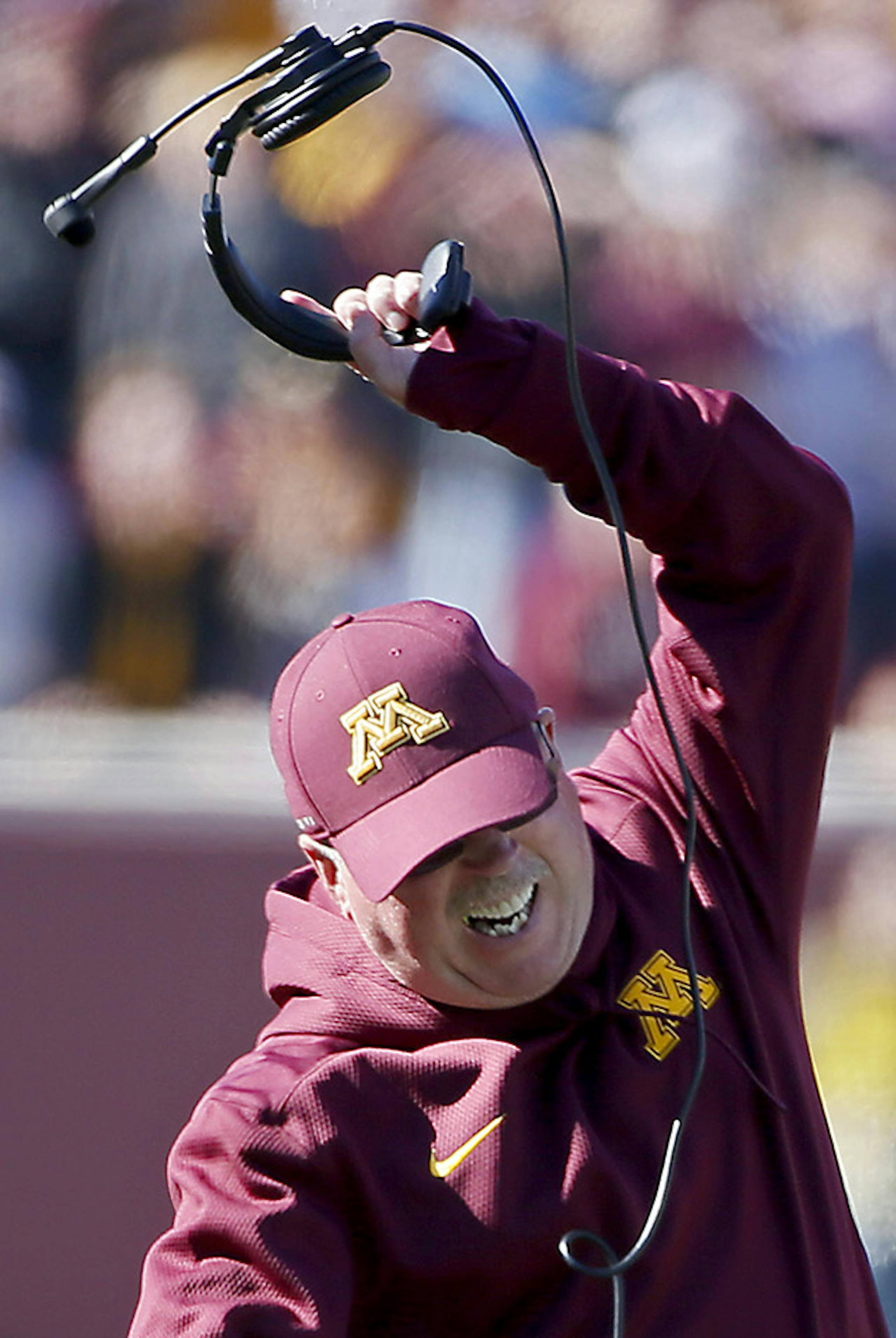 Minnesota Gophers head coach Jerry Kill was called with unsportsmanlike conduct in the fourth quarter as the Minnesota Gophers took on the Northwestern Wildcats at TCF Stadium, Saturday, October 11, 2014 in Minneapolis, MN. ] (ELIZABETH FLORES/STAR TRIBUNE) ELIZABETH FLORES • eflores@startribune.com