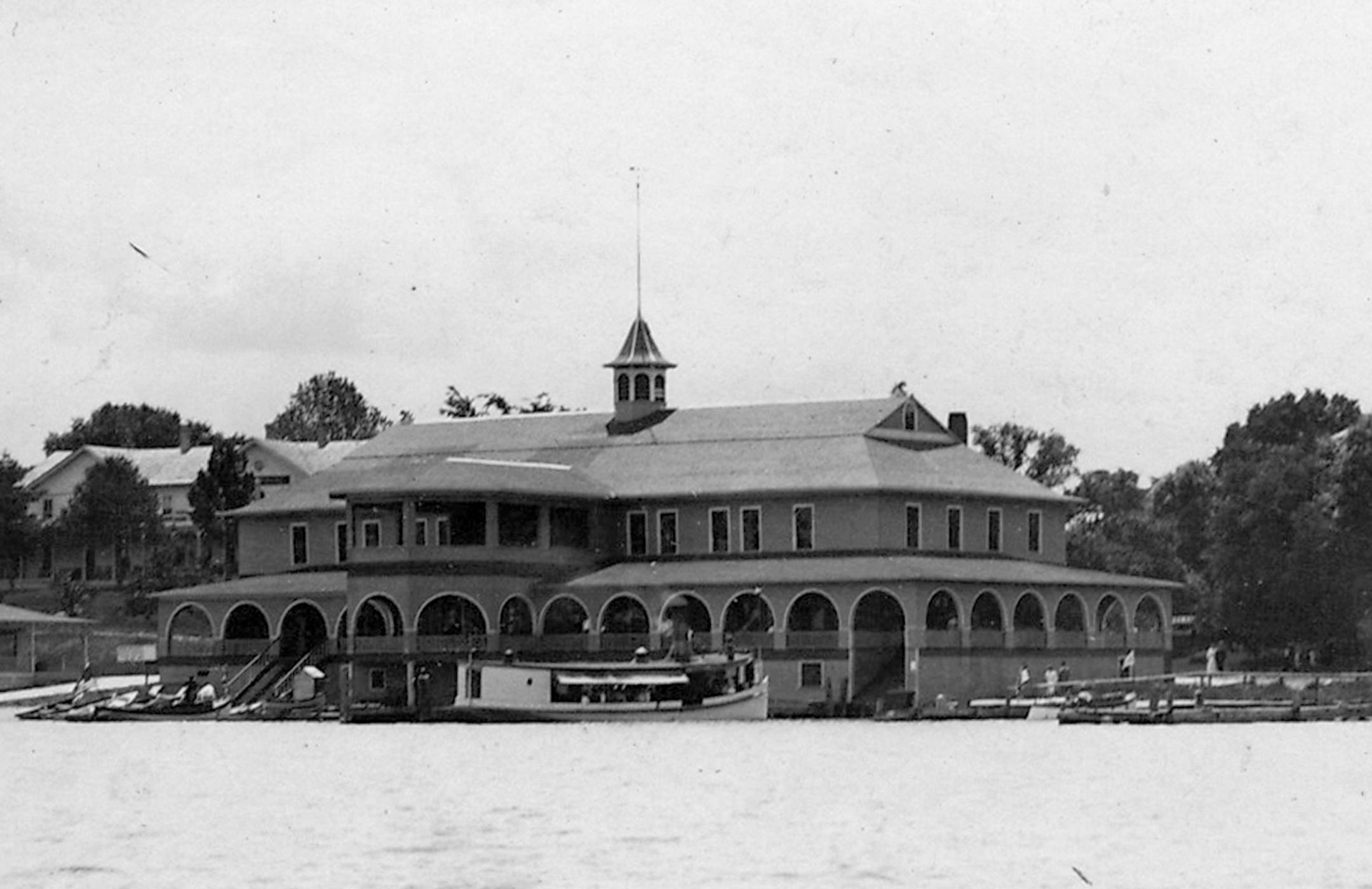 This pavilion stood on the waterfront from 1904 to 1922; it was a popular spot for dancing and bowling.