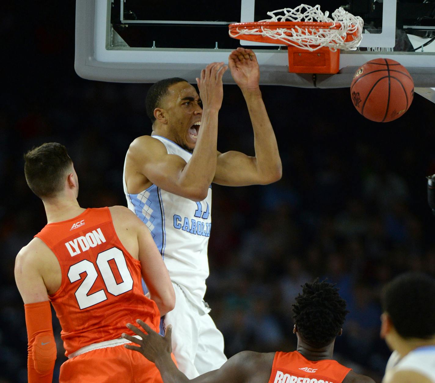 North Carolina's Brice Johnson (11) slams in two during the second half against Syracuse in the semifinals of the NCAA Tournament at NRG Stadium in Houston on Saturday, April 2, 2016. (Chuck Liddy/Raleigh News & Observer/TNS)