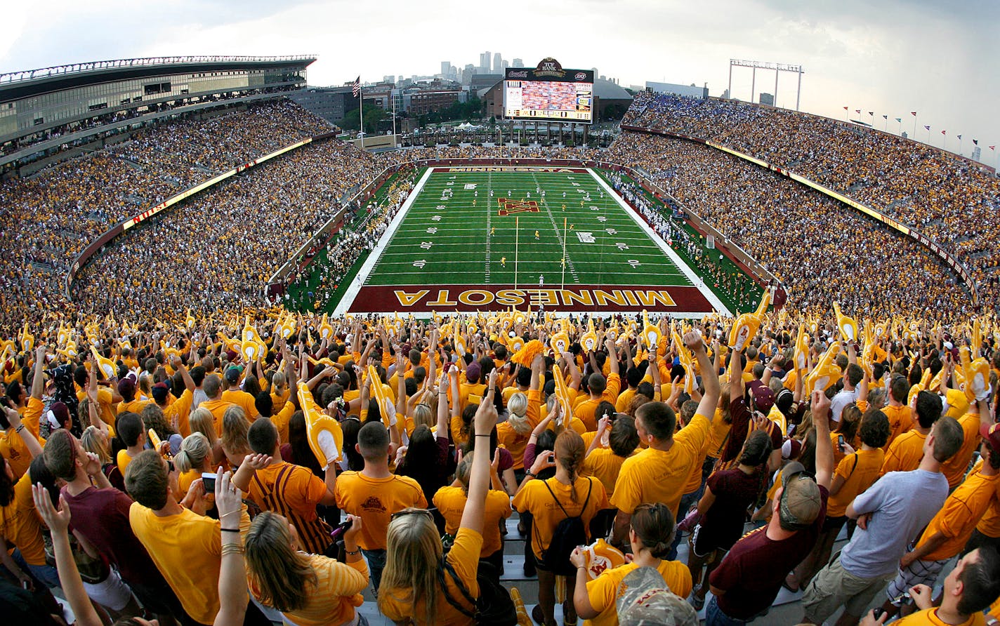 JIM GEHRZ • jgehrz@startribune.com Minneapolis/September 12, 2009/6:30 PM Golden Gopher football fans cheered as Air Force kicked the ball off on the first play of the outdoor era at the U of M at the new TCF Bank Stadium. ORG XMIT: MIN2014061322273438 ORG XMIT: MIN1406132236230421 ORG XMIT: MIN1704051112220542 ORG XMIT: MIN1711032139541249