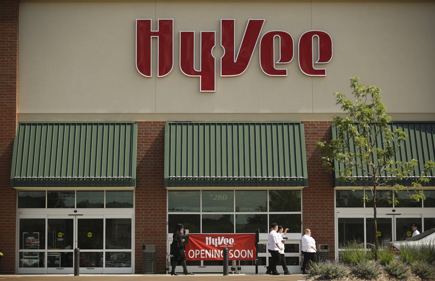 The exterior of the new Hy-Vee grocery store in Cottage Grove Monday afternoon.