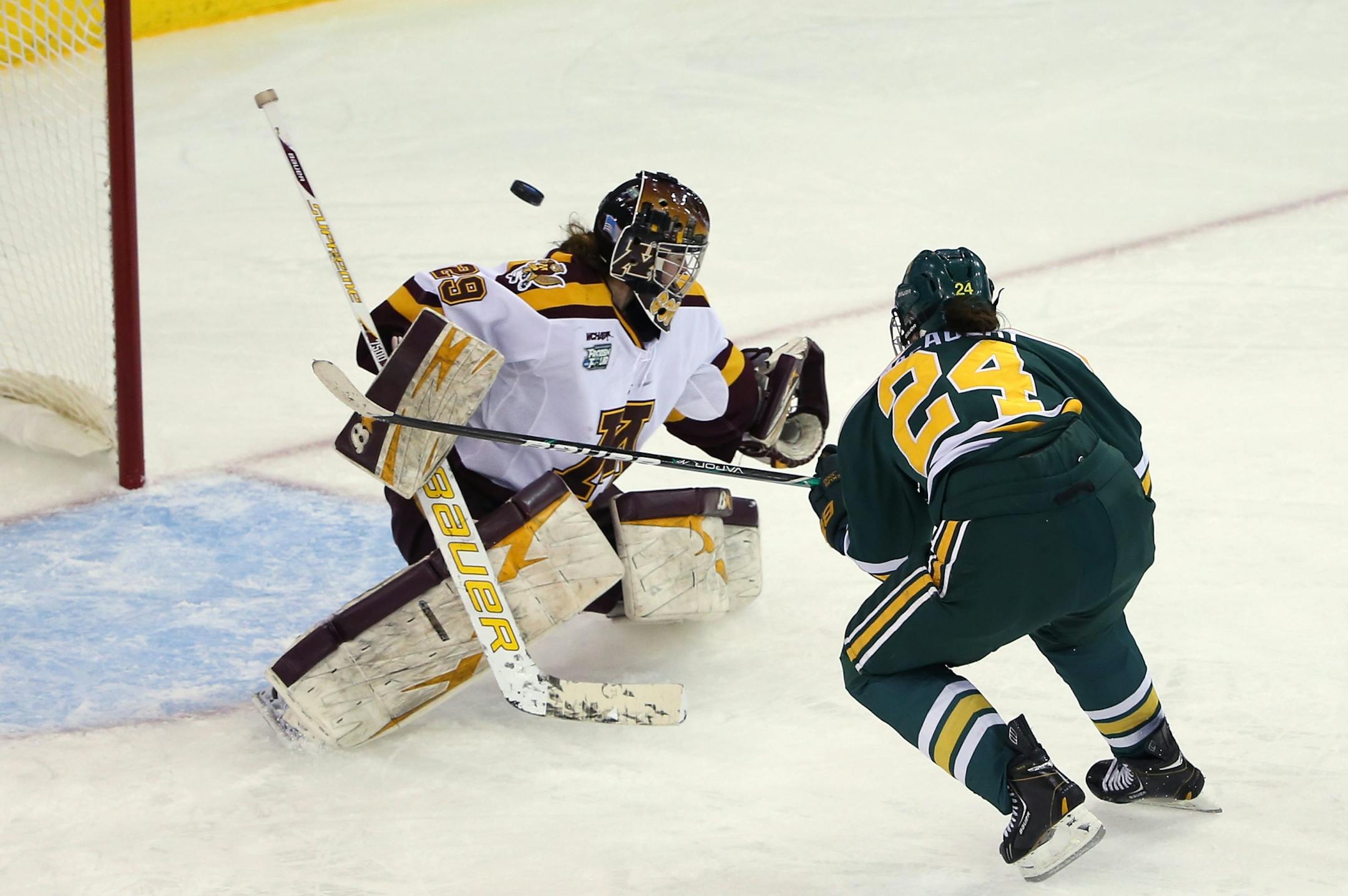 Clarkson's Shannon MacAulay scored the winning goal on Gophers goalie Amanda Leveille during the third period.