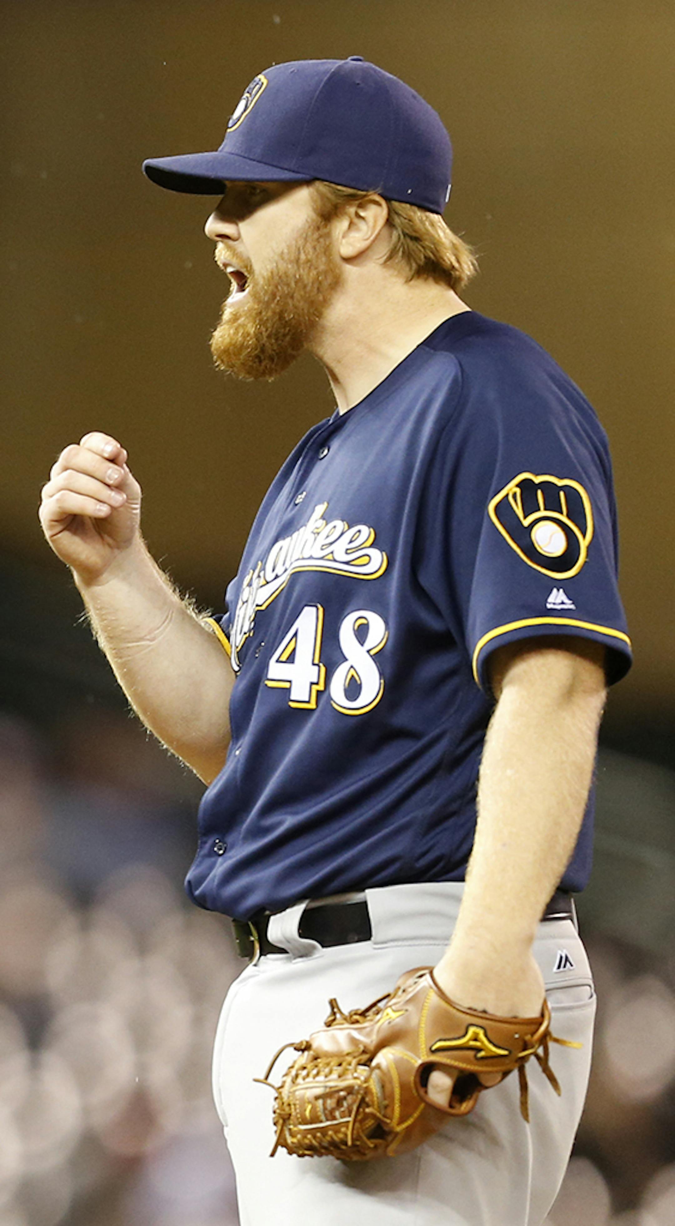 Milwaukee Brewers relief pitcher Blaine Boyer (48) pitches. ] (Leila Navidi/Star Tribune) leila.navidi@startribune.com BACKGROUND INFORMATION: The Minnesota Twins play the Milwaukee Brewers at Target Field in Minneapolis on Monday, April 18, 2016.
