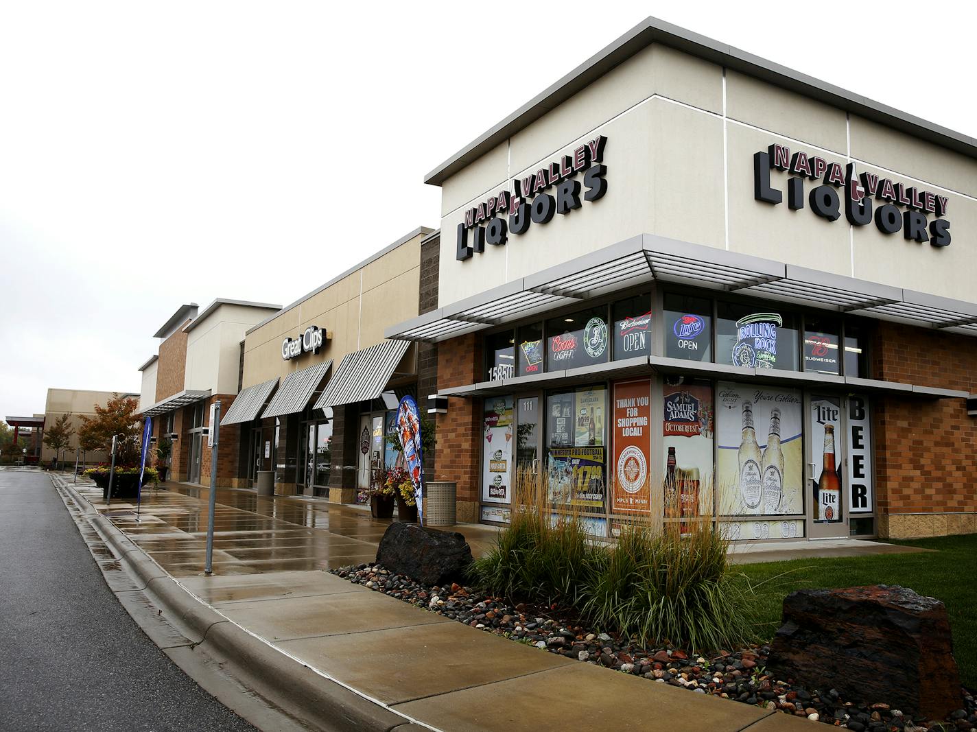 Napa Valley Liquors is located in the same plaza as the first Super Target in Minnesota to sell alcohol in Otsego. ] LEILA NAVIDI leila.navidi@startribune.com / BACKGROUND INFO: Thursday, October 2, 2014