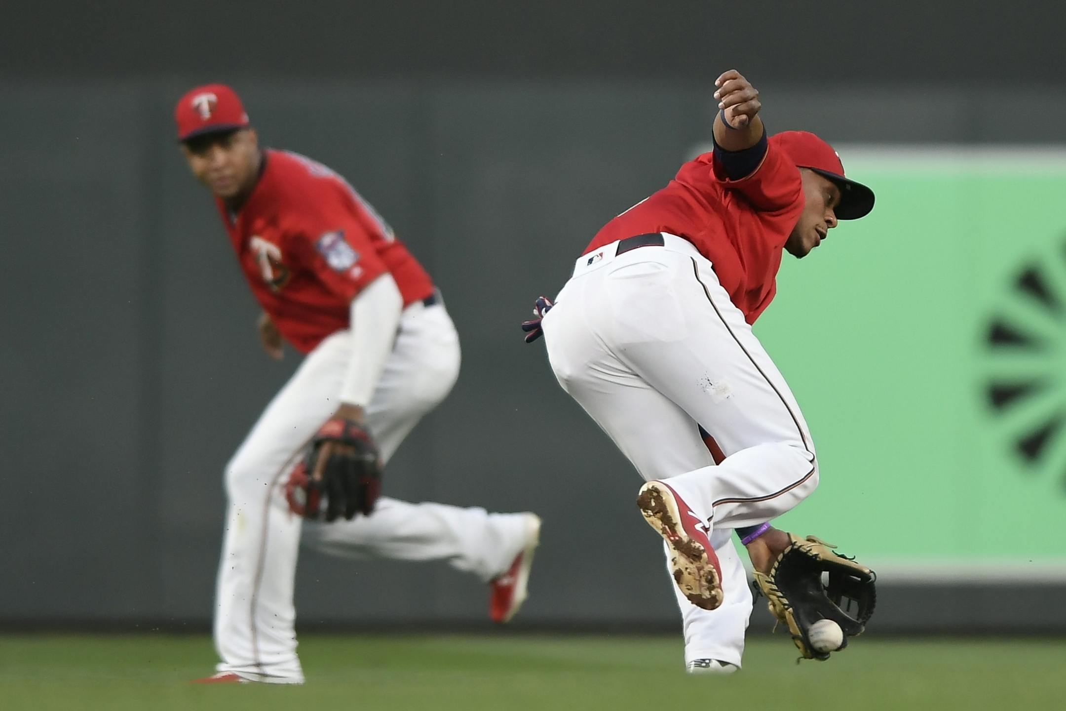 Kansas City Royals left fielder Alex Gordon (4) grounded out to Minnesota Twins shortstop Jorge Polanco (11) in the top of the second inning.