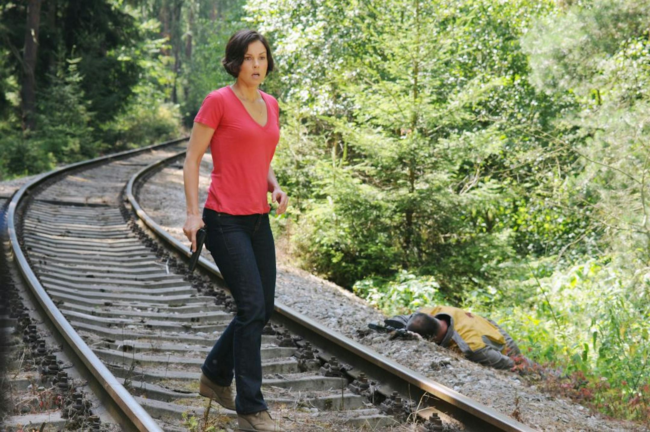 Ashley Judd during a scene from the ABC series "Missing," in an undated handout photo. The past few weeks have brought nightly accounts of new lows for network series in the category of viewers between the ages of 18 and 49, the group that still commands the highest advertising prices. (Rory Flynn/ABC via The New York Times) -- NO SALES; FOR EDITORIAL USE ONLY WITH STORY SLUGGED TV VIEWERS DECLINE BY BILL CARTER. ALL OTHER USE PROHIBITED.