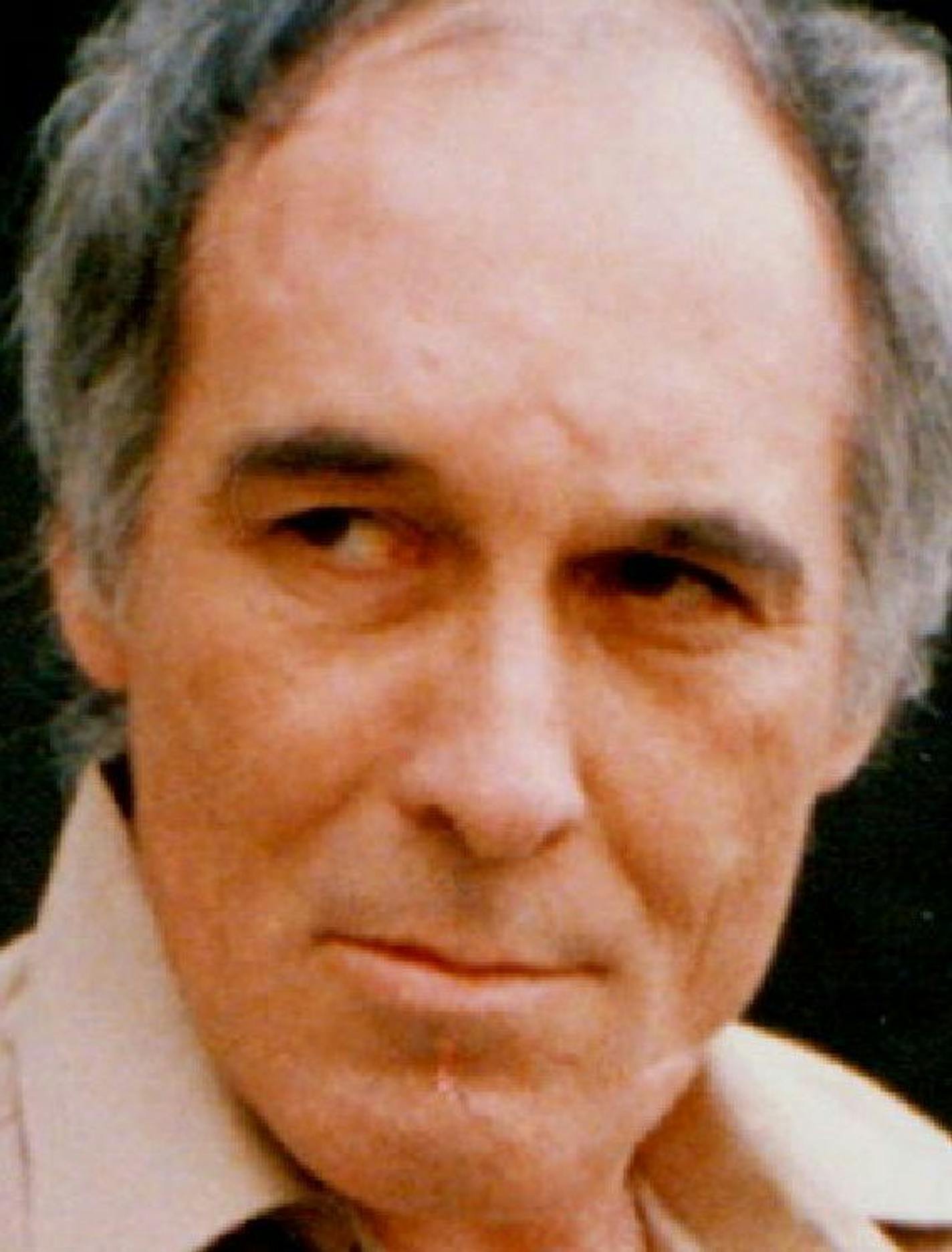 April 1, 1988 Billy Glaze walked out of the Federal building in Minneapolis Thursday, accompanied by U.S. marshals. The Minneapolis Police Department and the Hennepin County attorney's office have agreed to use grand jury subpoenas to force hesitant witnesses to testify in the murders of three American Indian women. January 31, 1989 Bruce Bisping, Minneapolis Star Tribune ORG XMIT: MIN2014060216355039