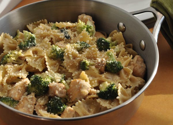Creamy Chicken, Broccoli and Pasta Skillet