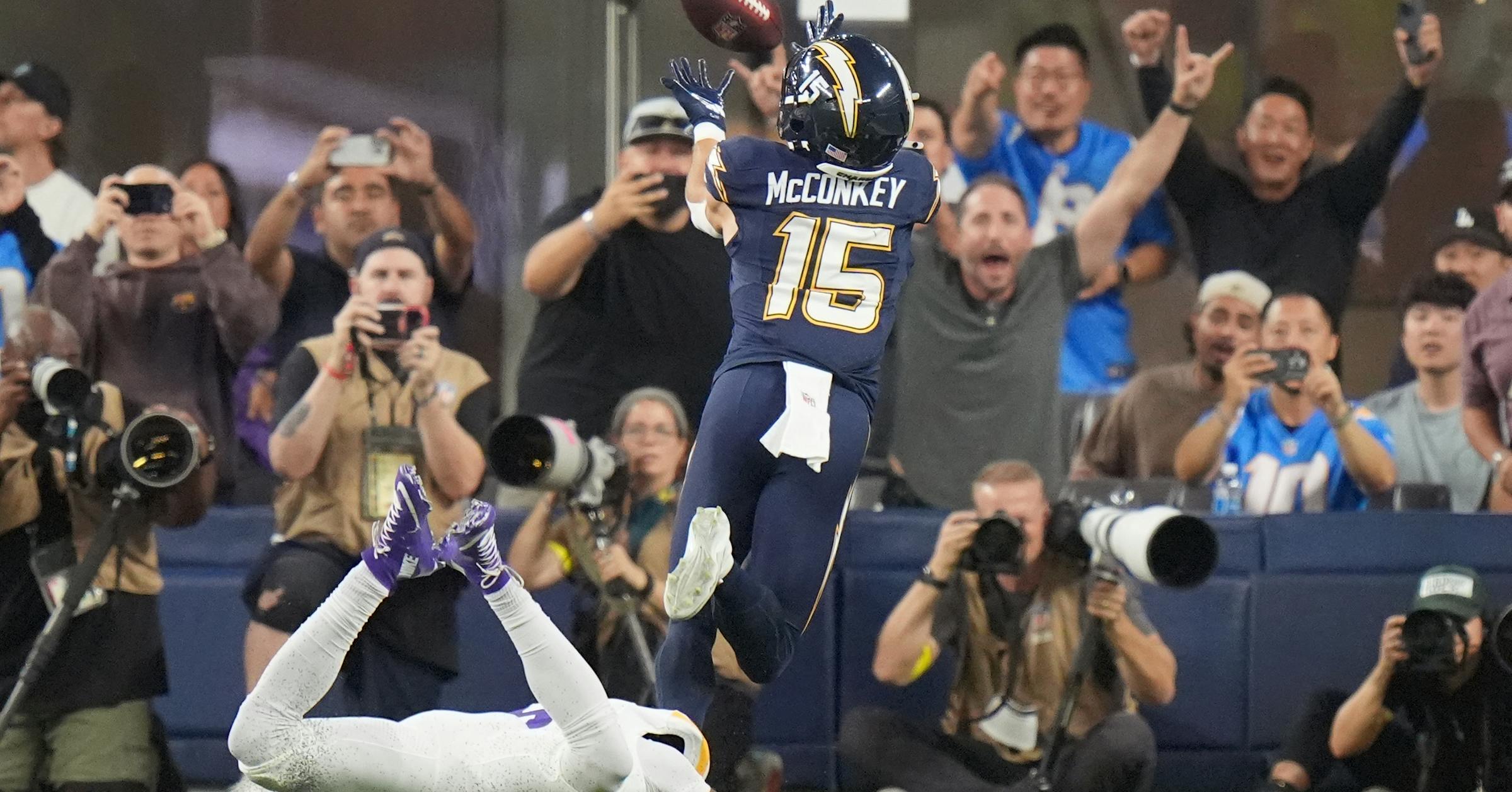 Chargers, Eagles use big plays to beat the Vikings Chargers, Eagles use big plays to beat the Vikings