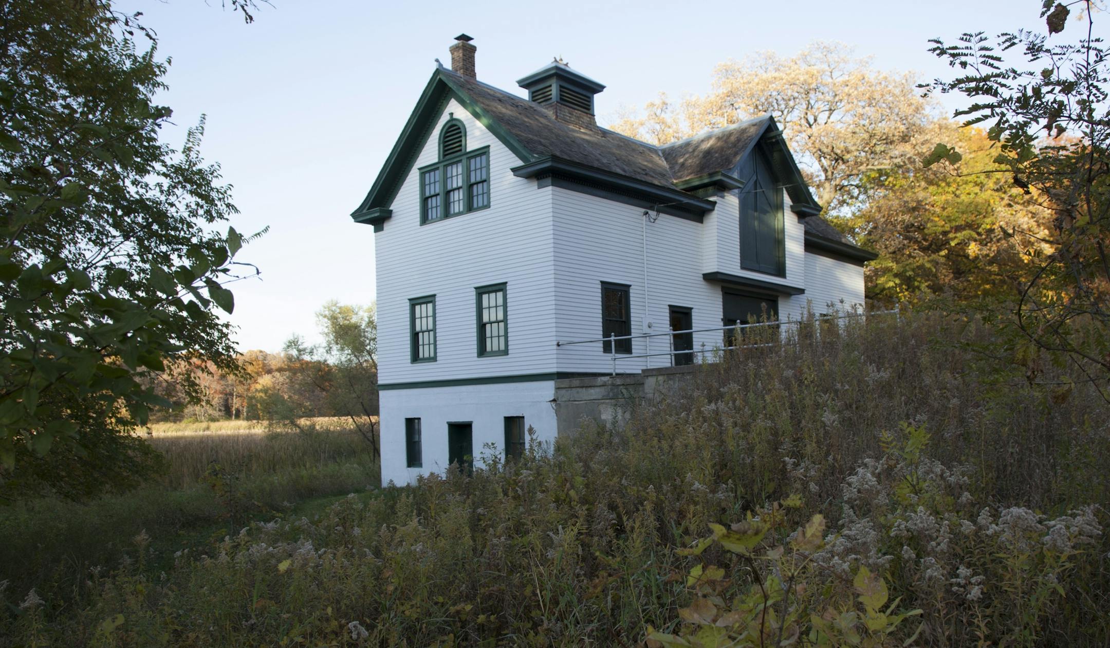 The Noerenberg Estate barn. Courtesy of Three Rivers Park District. ORG XMIT: MIN1504171527282879