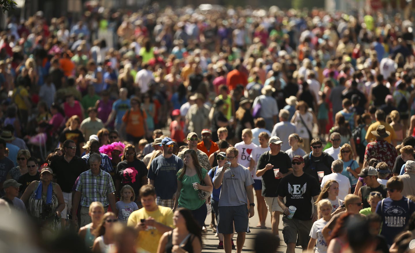 The Minnesota State Fair opened Thursday, August 22, 2013 on a perfect day, weather-wise. Opening day fairgoers clogged Judson Ave. Thursday afternoon. ] JEFF WHEELER &#x201a;&#xc4;&#xa2; jeff.wheeler@startribune.com ORG XMIT: MIN1308221600355664