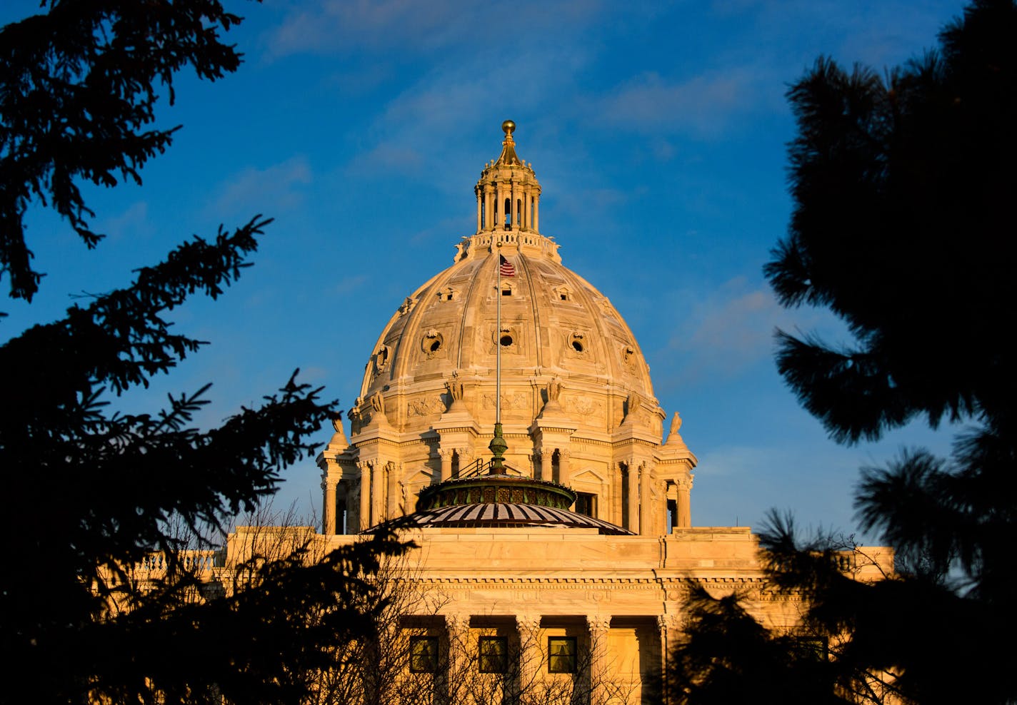 The Minnesota State Capitol was bathed in warm evening light as the sun went down on the first day of the legislative session. ] GLEN STUBBE &#x2022; glen.stubbe@startribune.com Tuesday, February 20, 2018 EDS, FOR USE WITH ANY APPROPRIATE STORY GS