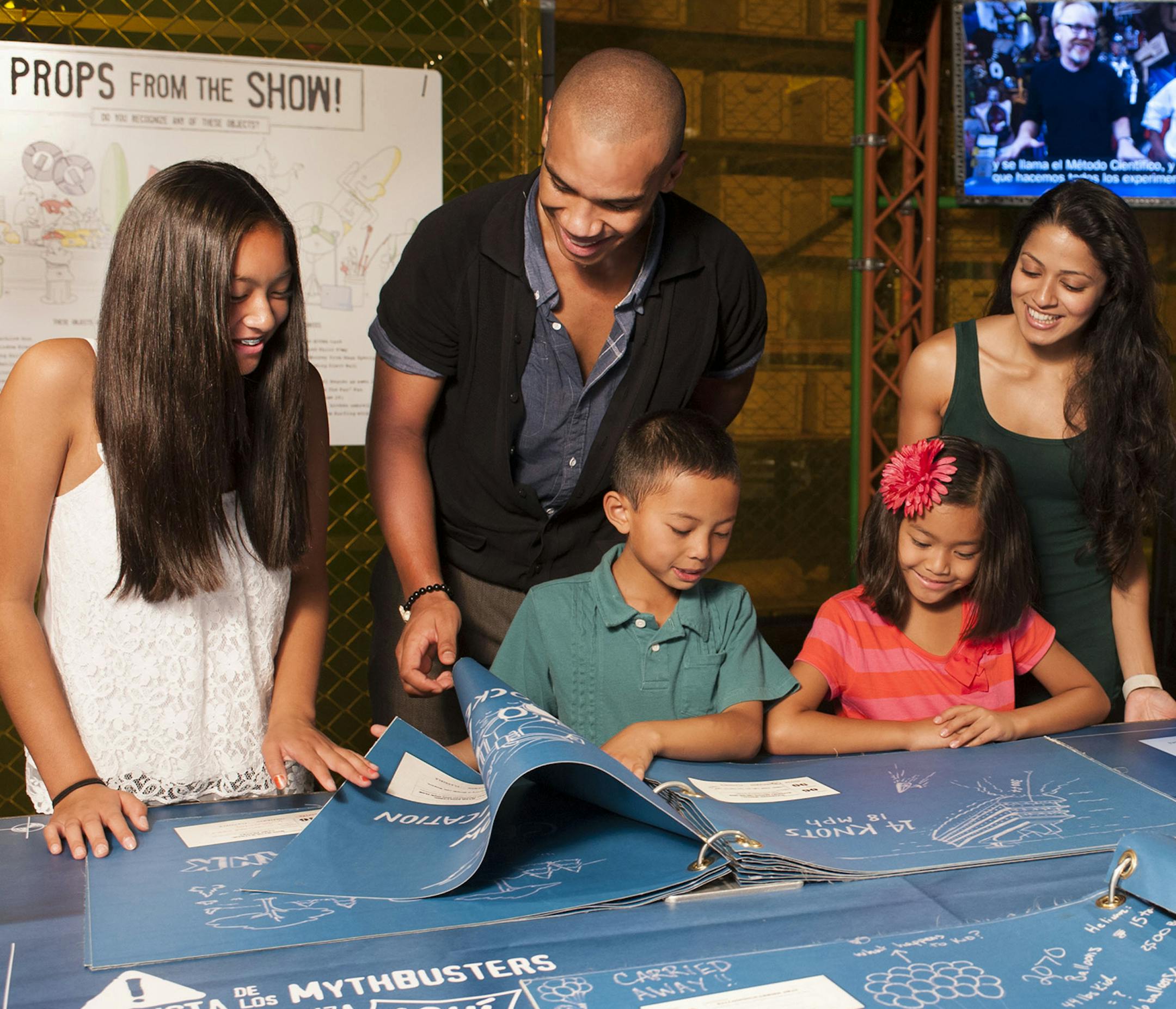 MICHAEL BROSILOW &#xeb;Mythbusters&#xed; exhibit at Mall of America