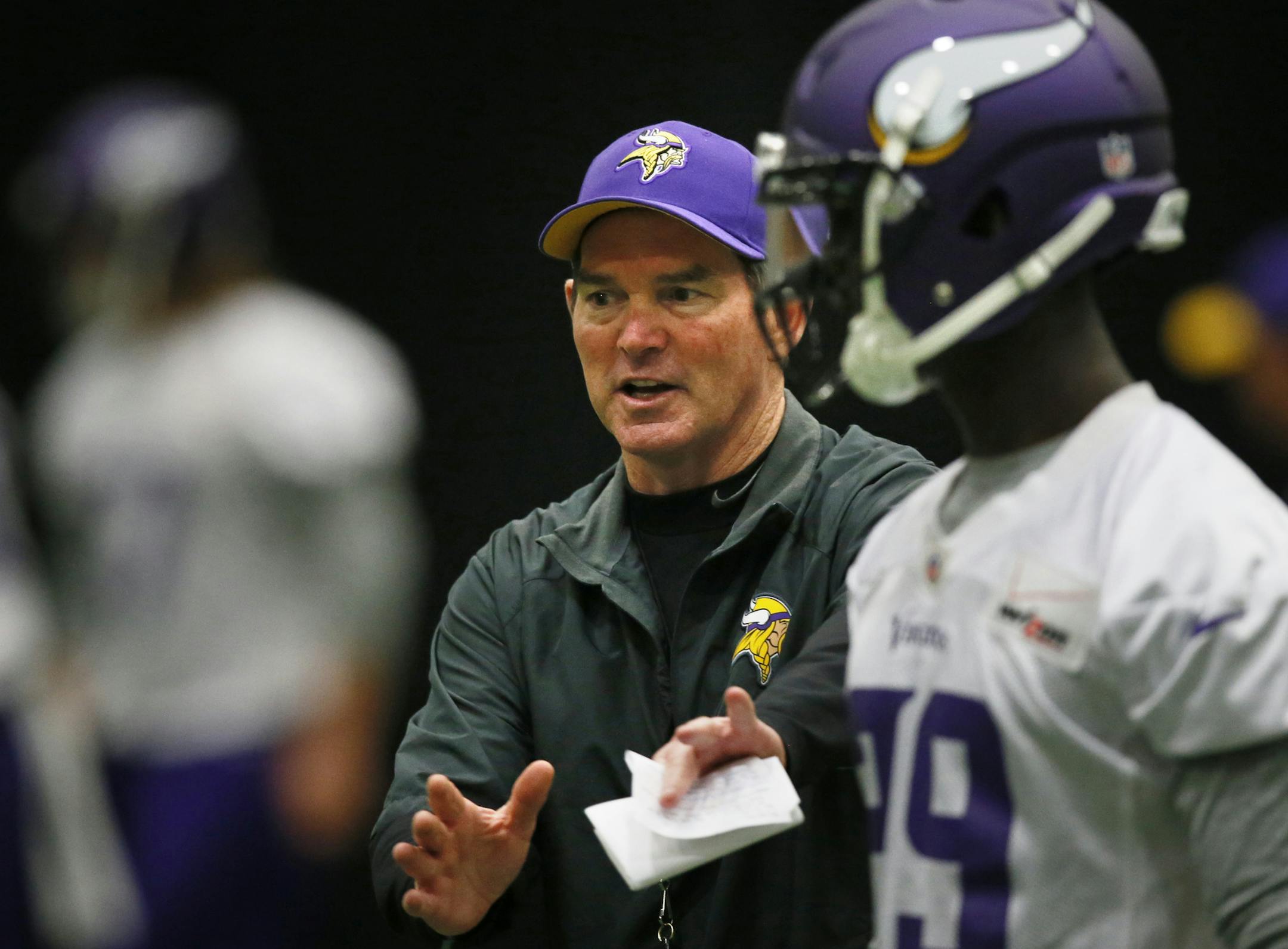 Vikings coach Mike Zimmer, getting to know his players at mini camp on Wednesday. ] BRIAN PETERSON ‚Ä¢ brian.peterson@startribune.com Eden Prairie, MN 4/30/2014
