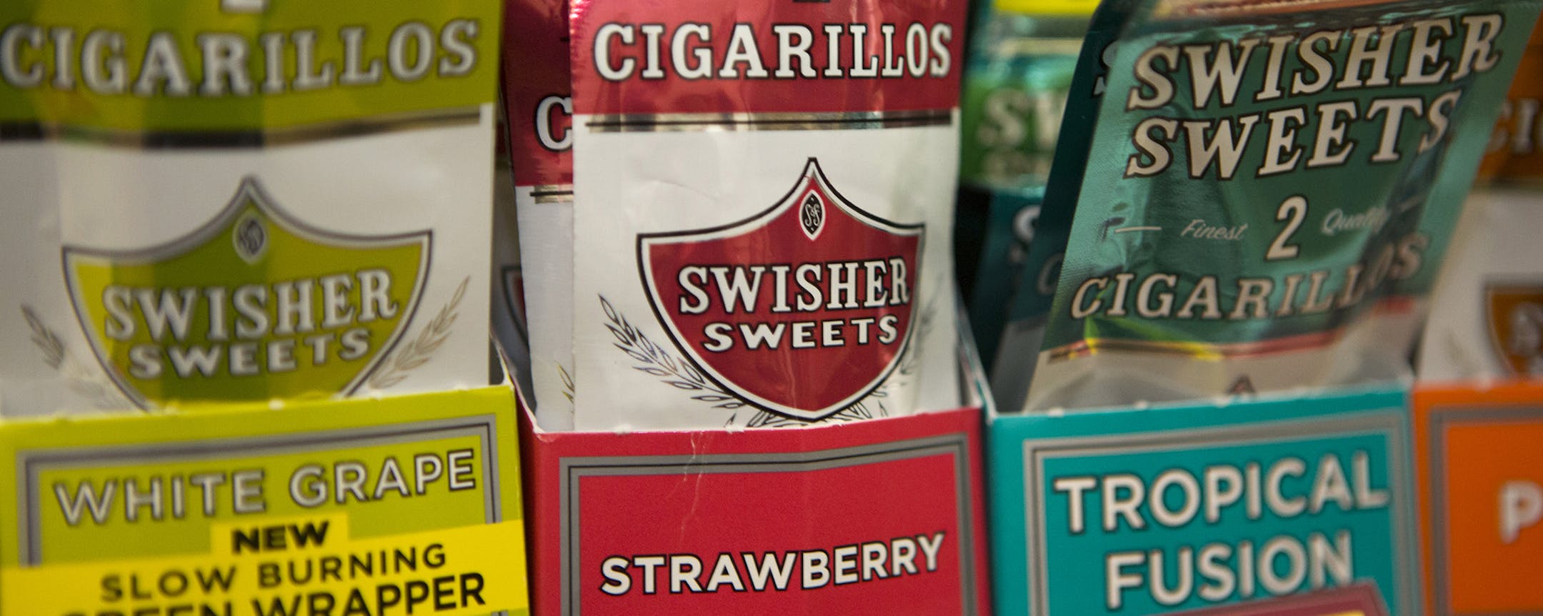 Flavored cigars are for sale at Loon Grocery and Deli in Minneapolis, Minn., Monday, June 8, 2015. The Minneapolis City Council began discussing a proposal today to restrict the sale of flavored cigars to tobacco shops and sets a minimum price for cigars sold in all stores. The move is aimed at reducing youth tobacco use.] KAYLEE EVERLY kaylee.everly@startribune.com ORG XMIT: MIN1506081742131380 ORG XMIT: MIN1507101337131291