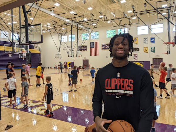 Former Gophers standout Daniel Oturu reflects fondly on NBA rookie season