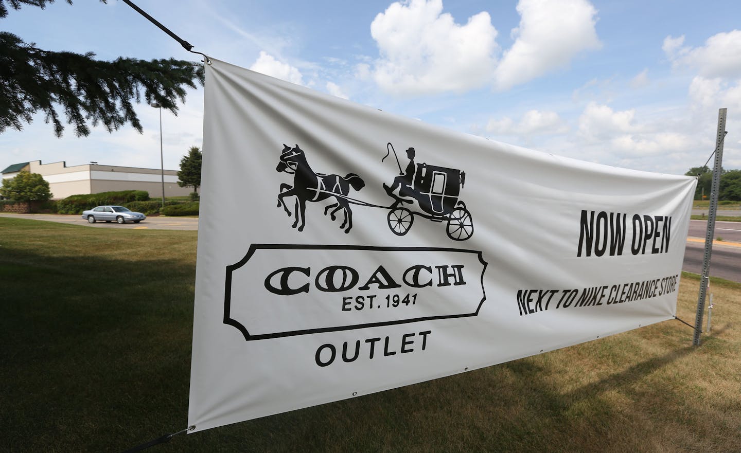 Medford Outlet Center with their new Coach store. ] (KYNDELL HARKNESS/STAR TRIBUNE) kyndell.harkness@startribune.com At the Medford Outlet Center in Medford, Min. Tuesday, August, 5, 2014.