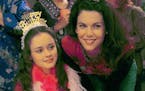 "GILMORE GIRLS"
ONE BIRTHDAY, TWO PARTIES After her grandparents throw her an elegant birthday party, Rory (Alexis Bledel) invites them to the wild bi