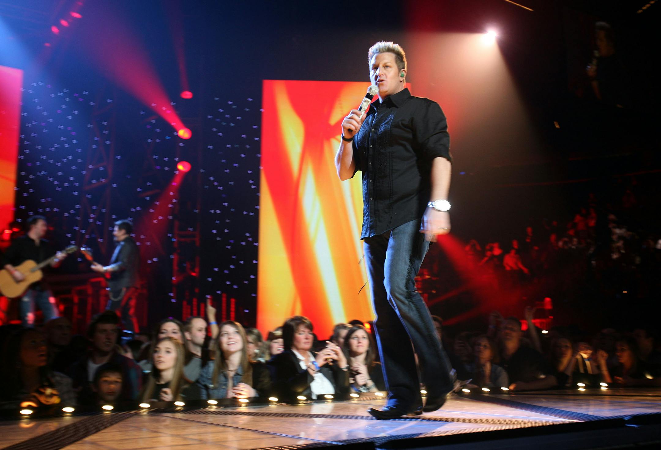 Gary LeVox lead singer in Rascal Flatts performed at the Xcel Energy Center.