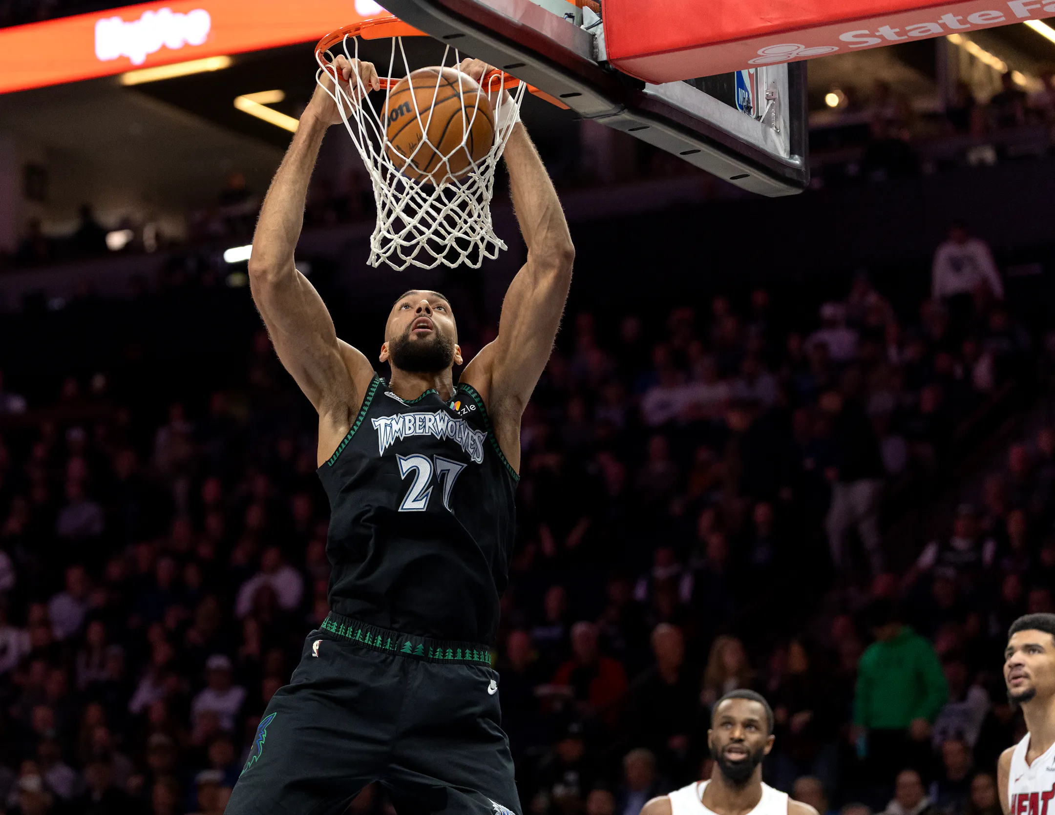 Timberwolves get strong games from Randle, Gobert to beat Heat