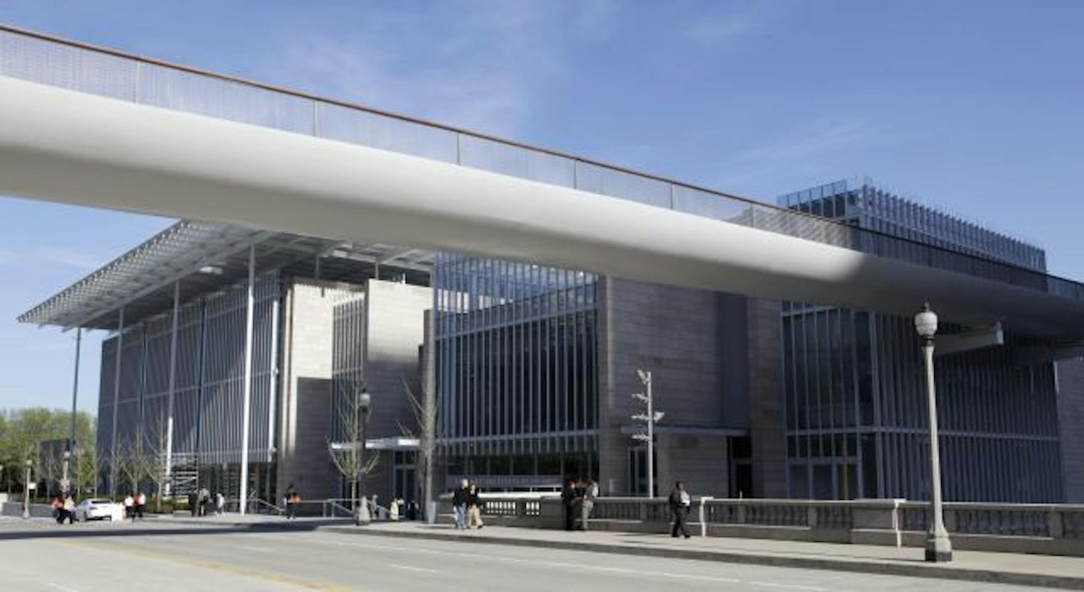 A walkway leading from Millennium Park to the new Modern Wing at the Art Institute of Chicago is seen on Thursday, May 14, 2009.