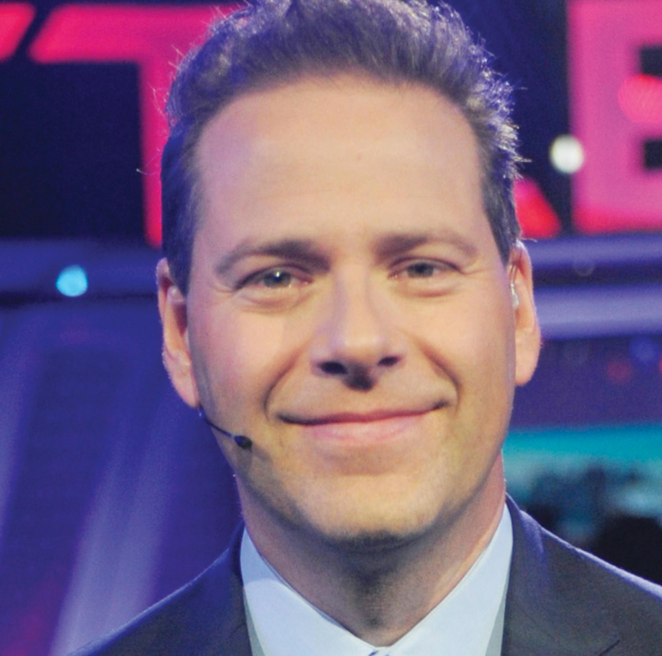 FOR USE WITH FYI_TV CONTENT ONLY. BATTLEBOTS - The robot shrapnel will fly in the BattleBox this summer, with expert play-by-play analysis from veteran sports broadcaster Chris Rose, and color commentary from former UFC fighter Kenny Florian. Hosted by celebrated sports anchor Molly McGrath, "BattleBots" premieres SUNDAY, JUNE 21 (9:00- 10:00 p.m., ET) on the ABC Television Network. (ABC/David Moir) CHRIS ROSE ORG XMIT: MIN2016062114265522