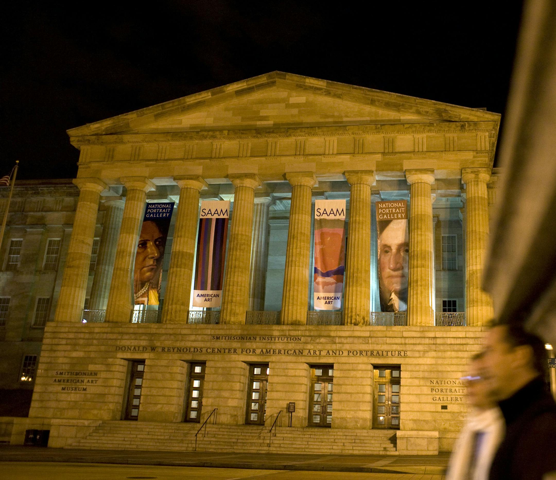 (NYT25) WASHINGTON -- Jan. 16, 2009 -- INAUG-GREEN-GALAS-ADV18 -- A view of the Smithsonian Museum in Washington in January 2009. In Washington on Monday night, the giants of the environment and conservation movements will gather to celebrate the inauguration, but they will do it at two very different galas -- with very different philosophies. The first gala is being held by Al Gore, the former vice president and Nobel laureate. His event is also joined by a no-compromise crowd long frustrated w