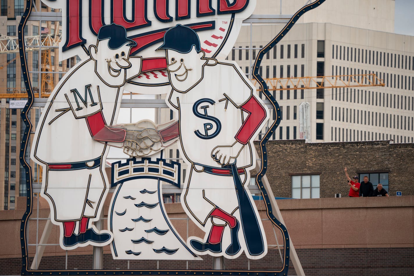 Fans watched the game from the roof of a parking garage across the street from Target Field. ] JEFF WHEELER • jeff.wheeler@startribune.com