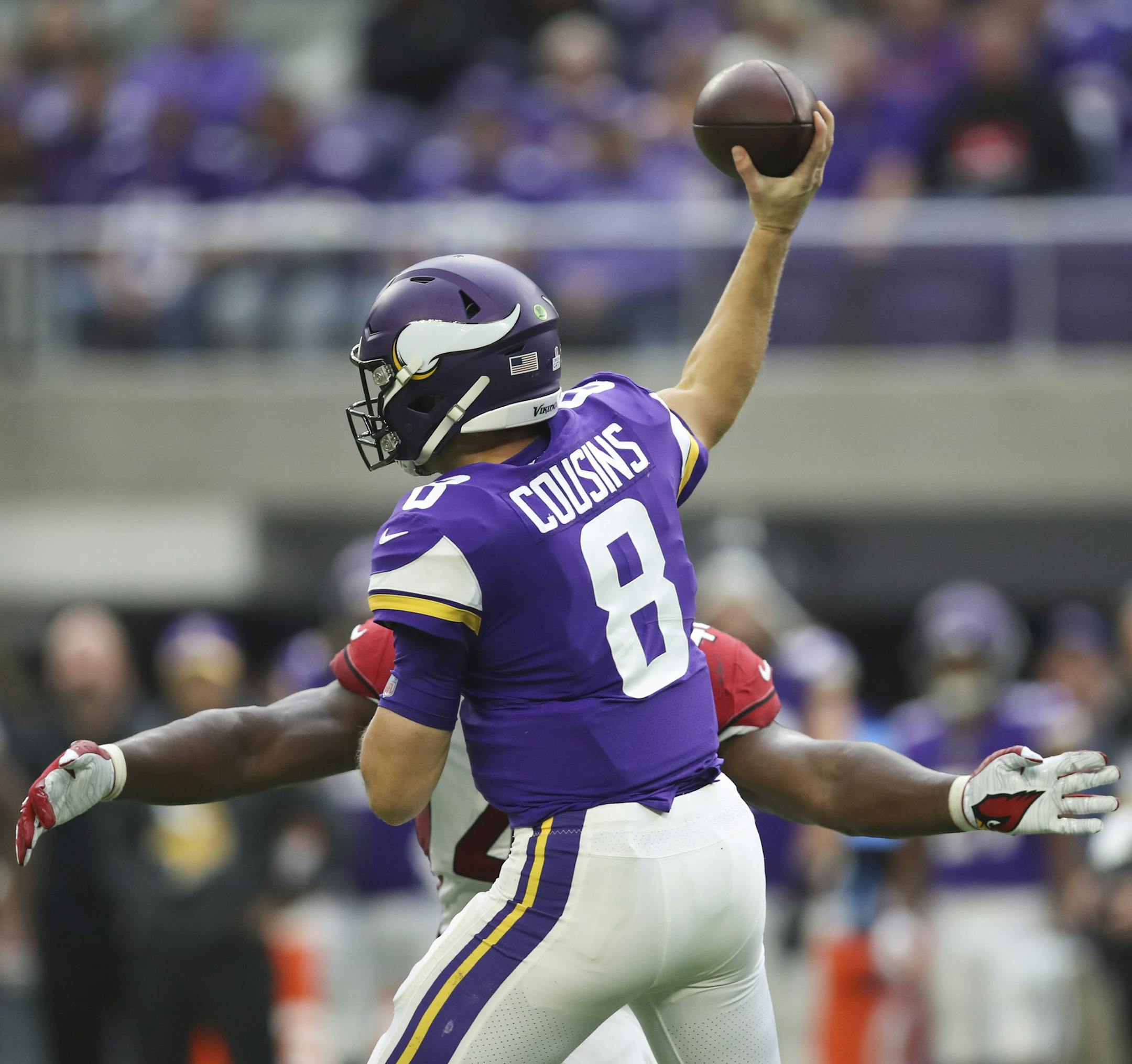 Minnesota Vikings quarterback Kirk Cousins threw under pressure during the Vikings' final possession of the first half. ] JEFF WHEELER ï jeff.wheeler@startribune.com The Minnesota Vikings faced the Arizona Cardinals in an NFL football game Sunday afternoon, October 14, 2018 at U.S. Bank Stadium in Minneapolis.