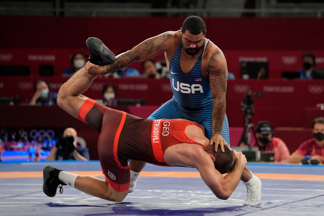 Gable Steveson controlled Geno Petriashvili during their gold medal match.
