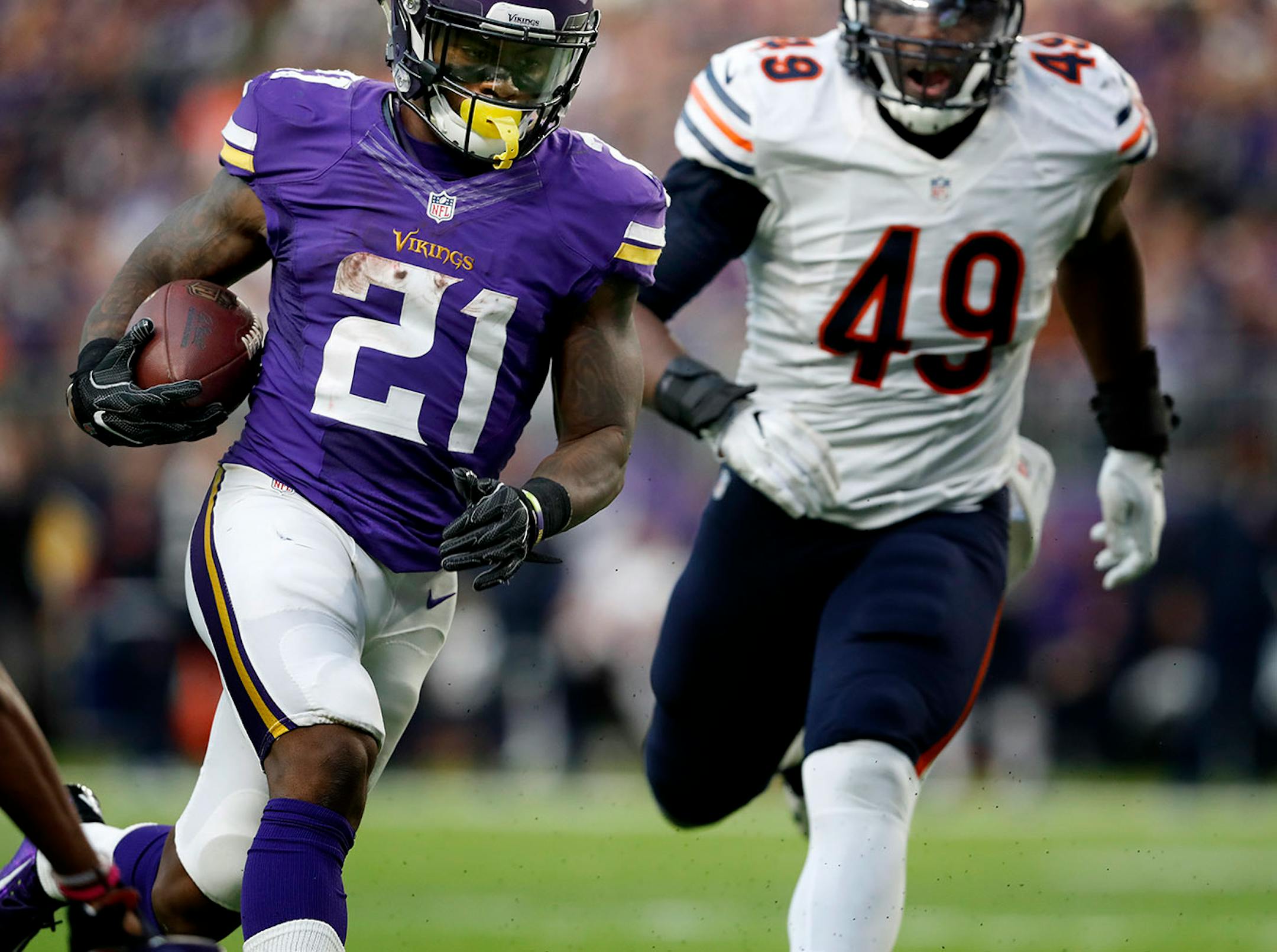 Jerick McKinnon scored a touchdown on a 10-yard run in the fourth quarter.