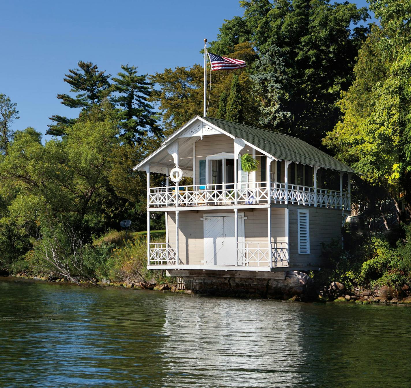 "Boathouses of Lake Minnetonka" authors give a guided bus tour to benefit Minnetonka Center for the Arts June 29. Credit Karen Melvin