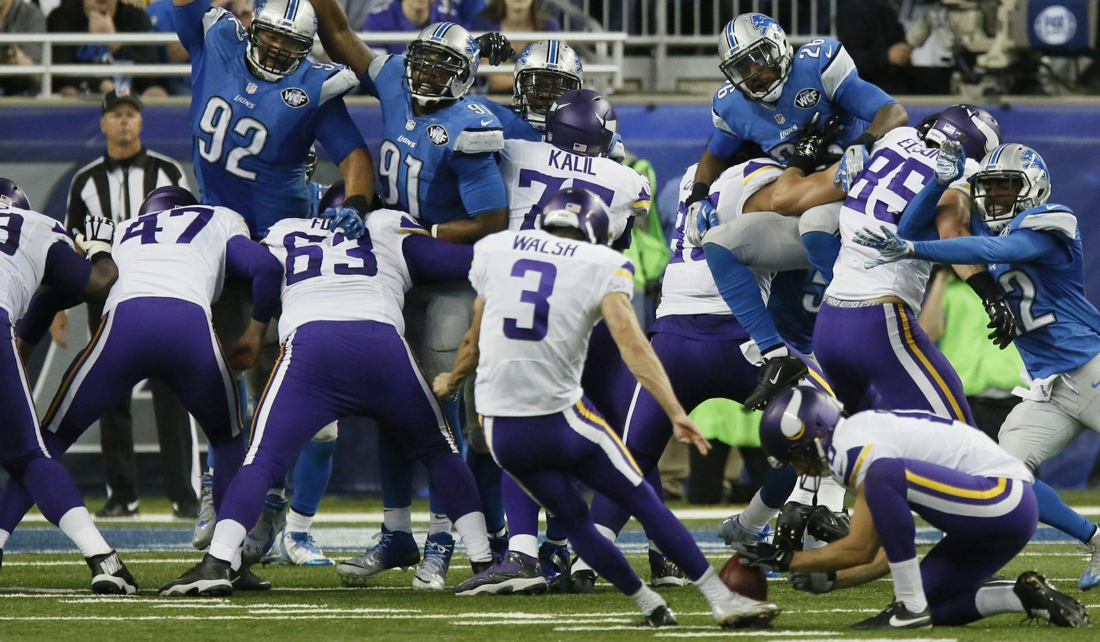 Minnesota Vikings kicker Blair Walsh (3) kicks a field goal during the second half of an NFL football game against the Detroit Lions, Sunday, Oct. 25, 2015, in Detroit. (AP Photo/Duane Burleson)