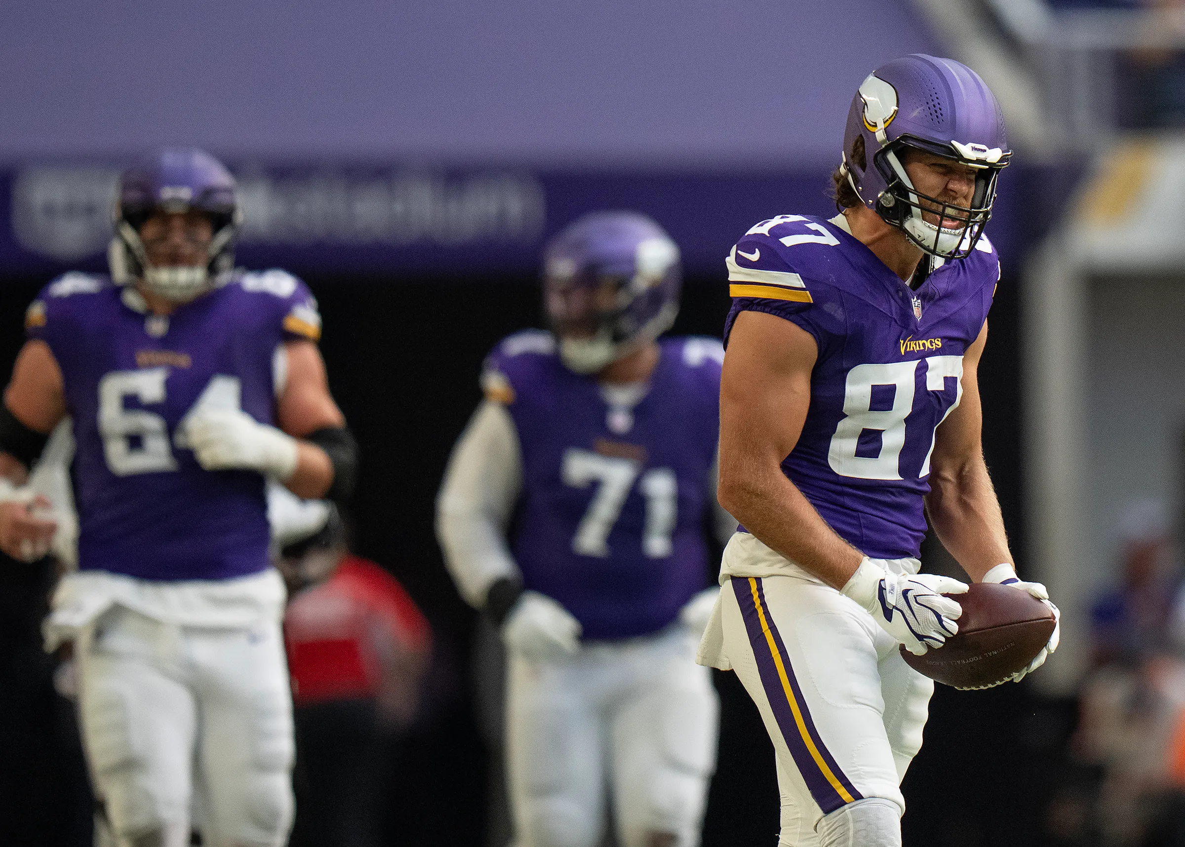 Live: Key Vikings players are back. Can they beat the Colts and improve to 6-0?