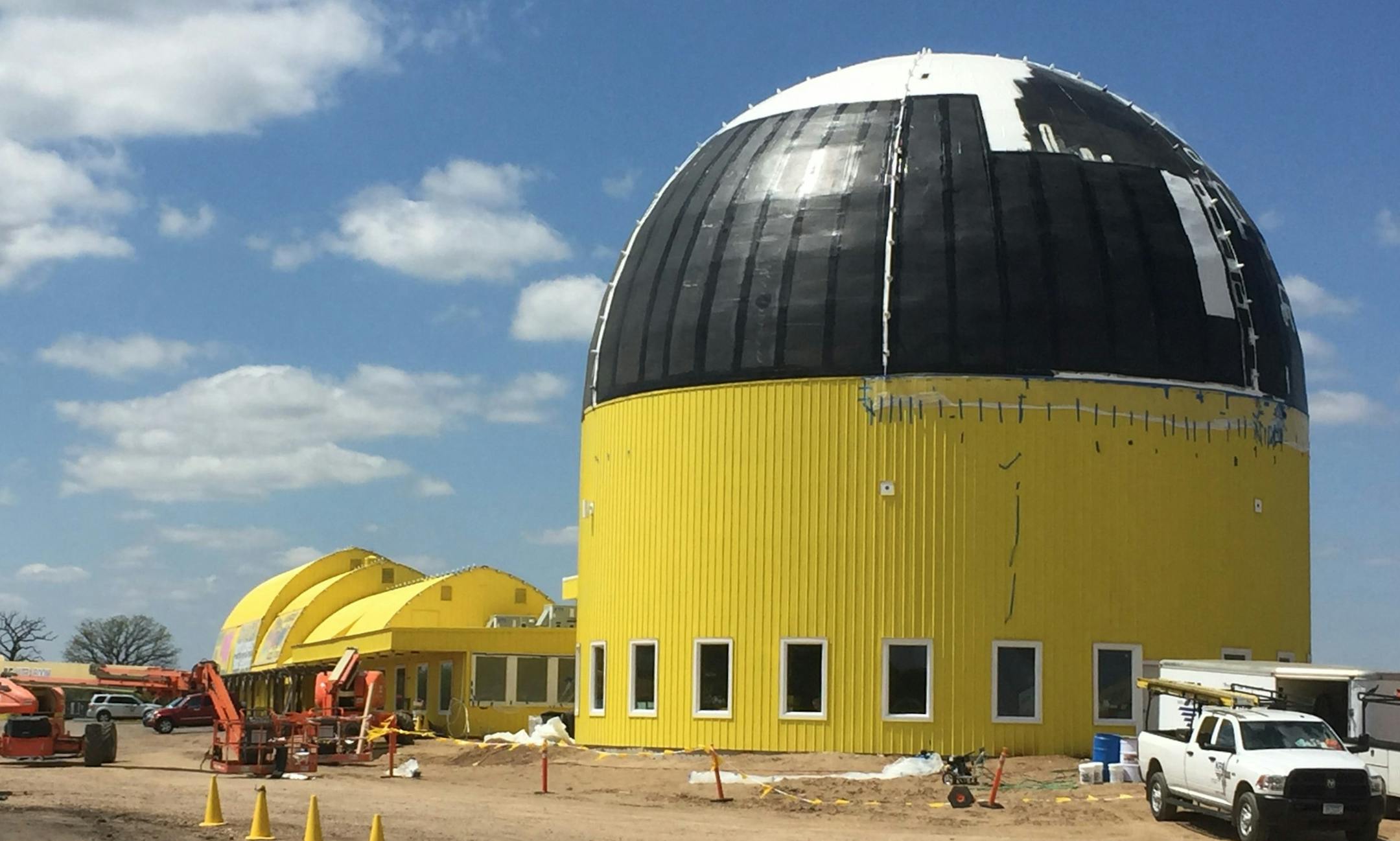 Matt Gillmer ñ Star Tribune
Minnesota Largest Candy Store is expanding with a 60-foot-tall dome.