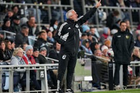 Minnesota United interim coach Sean McAuley instructed players during the team’s game against the Los Angeles Galaxy on Oct. 7 at Allianz Field.
