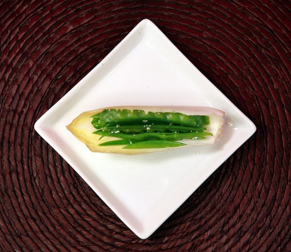 Endive and snow peas combine to make a great appetizer for the Thanksgiving meal. ORG XMIT: 1113863