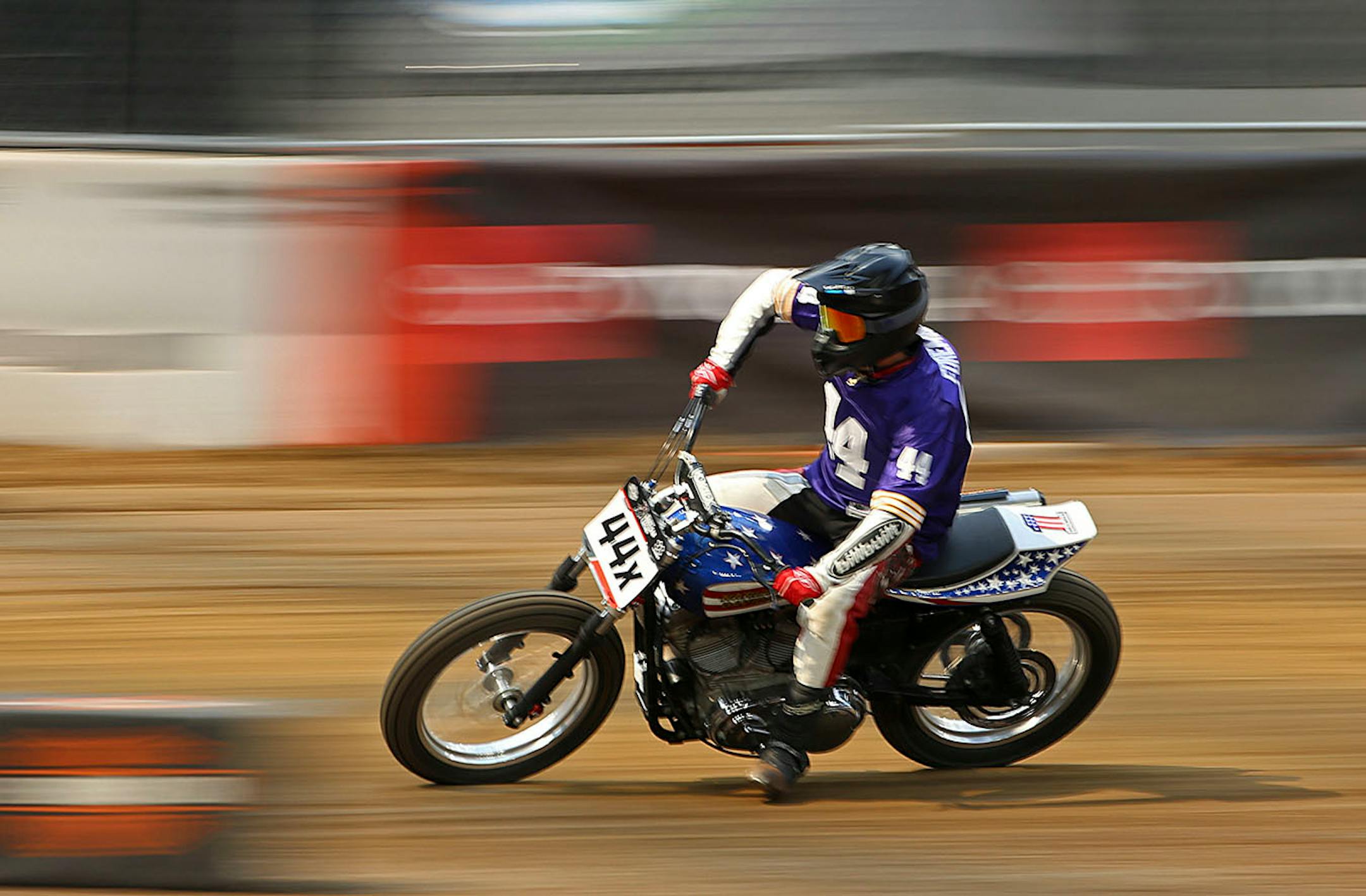 Dan Jacobson accelerates on the far straightaway in the first round of the hooligan race on Sunday.